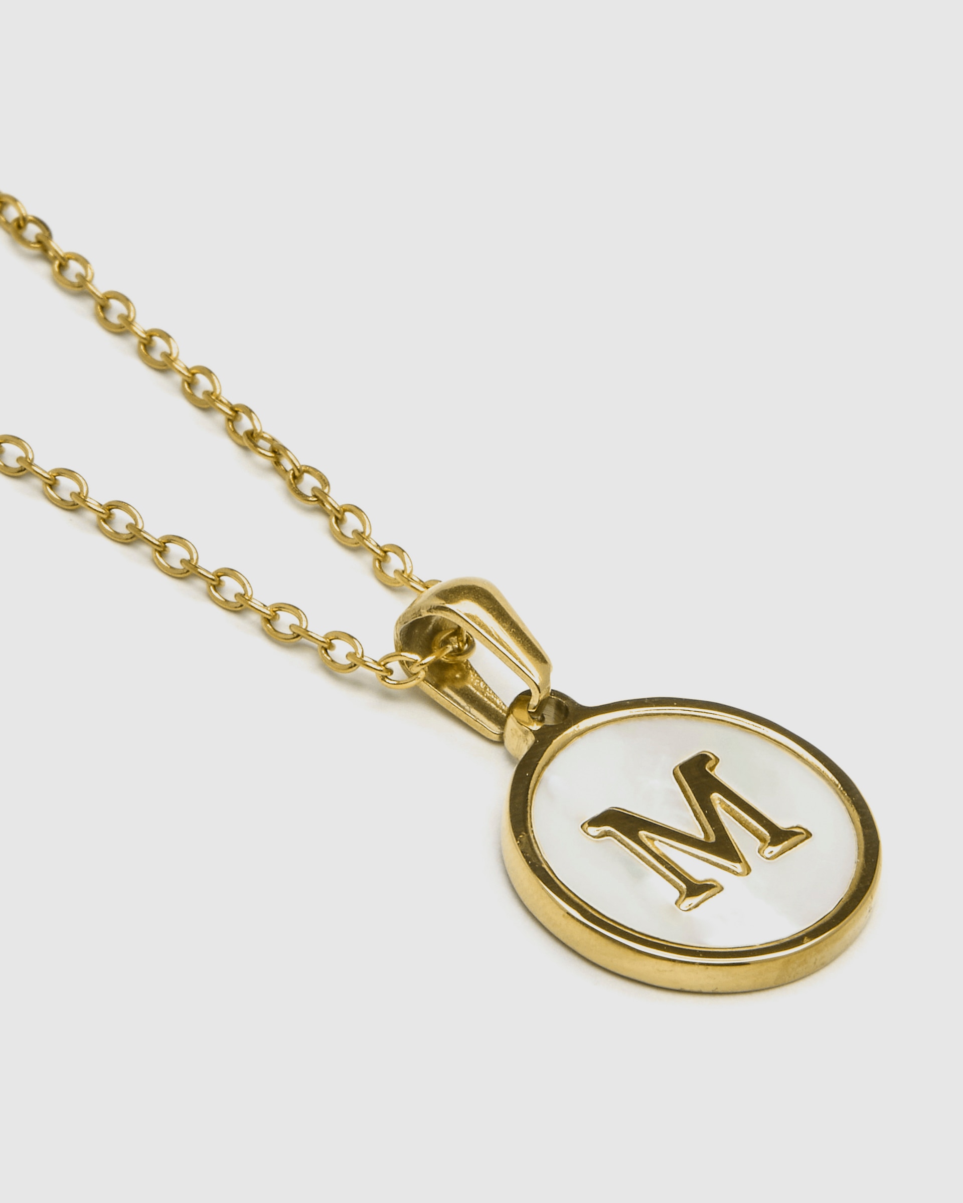 Colar de Aço Alphabet Acabado em Ouro de 18 Quilates com Madrepérola Branca Ouro-4