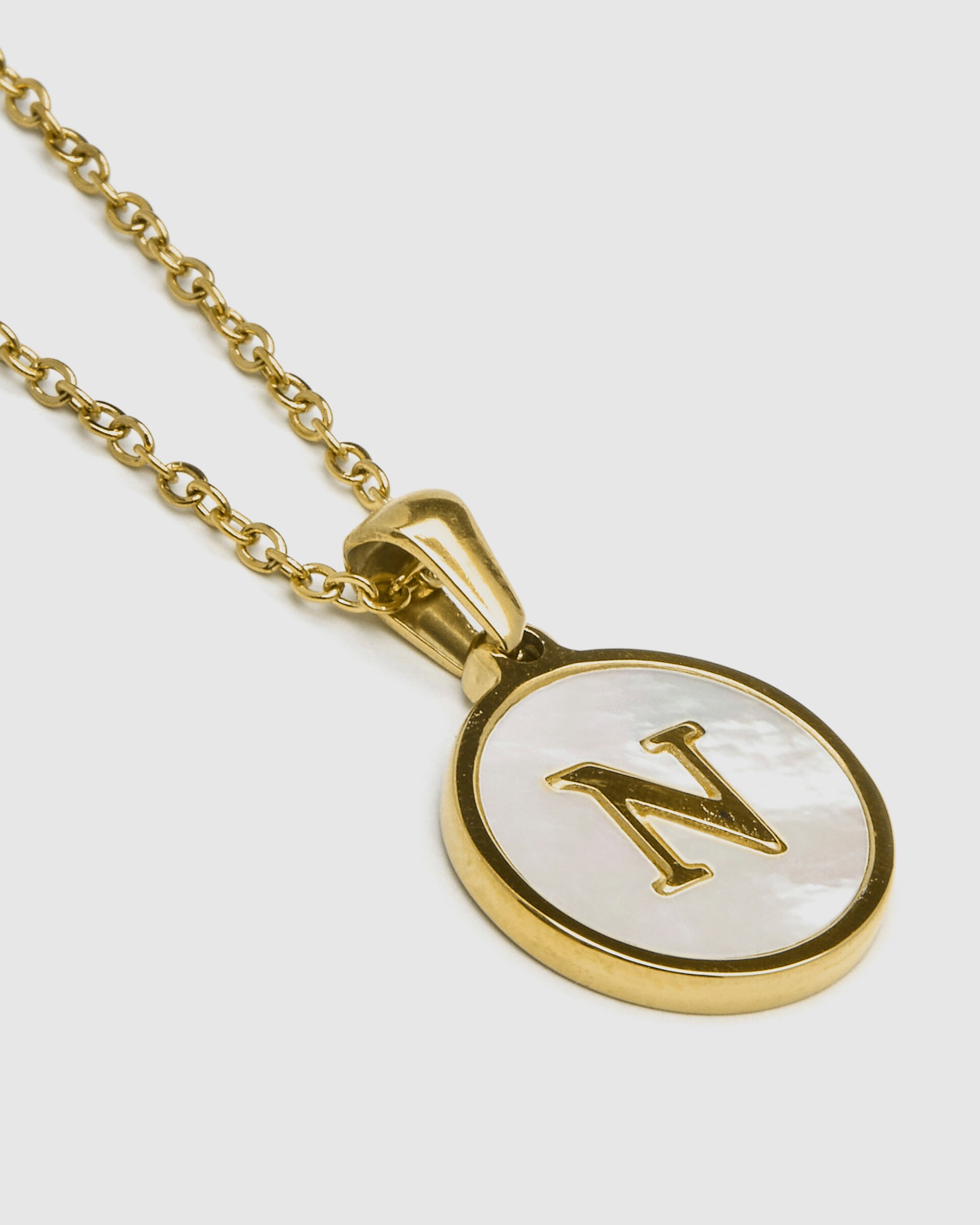 Colar de Aço Alphabet Acabado em Ouro de 18 Quilates com Madrepérola Branca Ouro-4