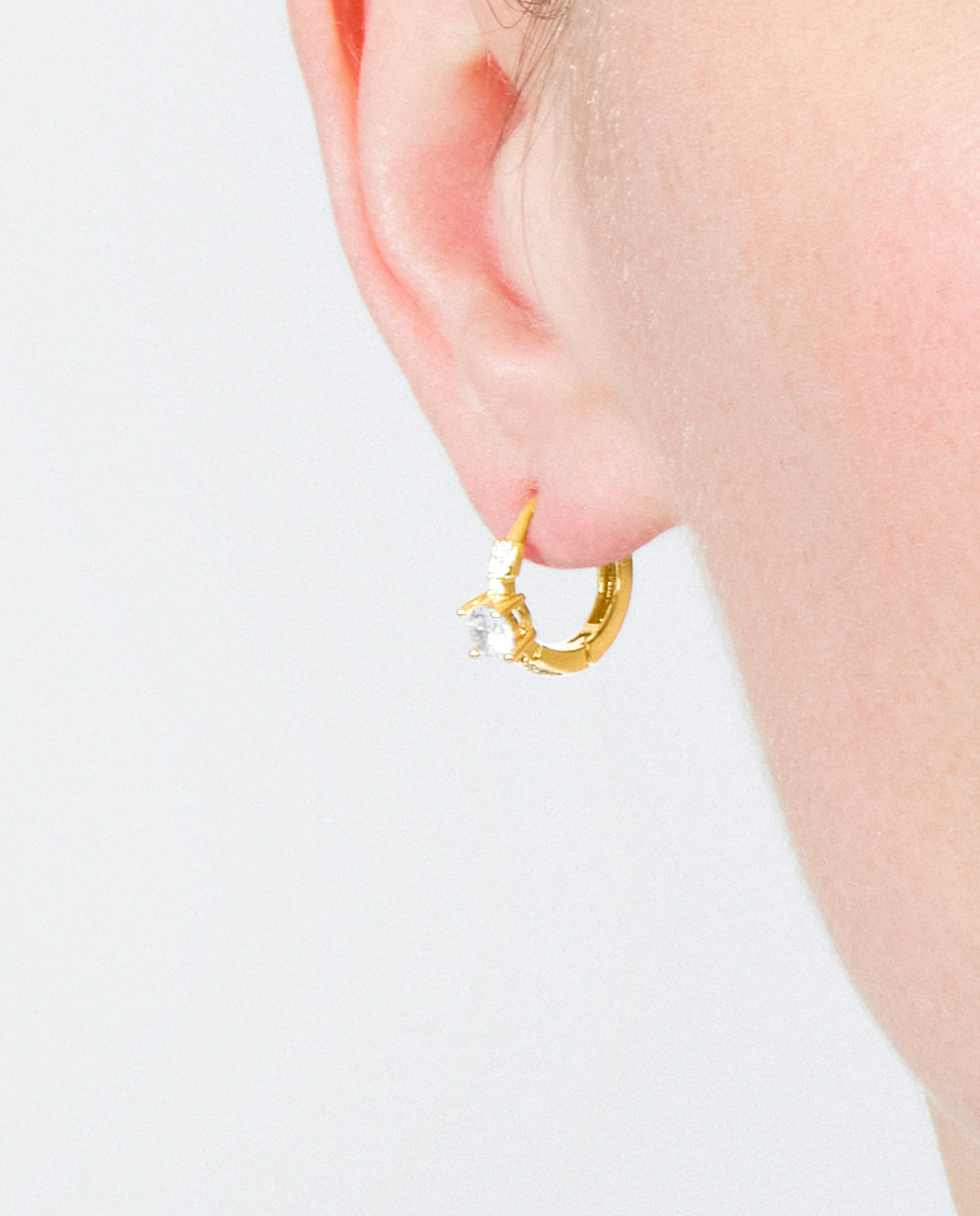 Brincos de Argola Basic Acabados em Ouro Amarelo de 18 Quilates com Zircônia Brilhante Ouro-3