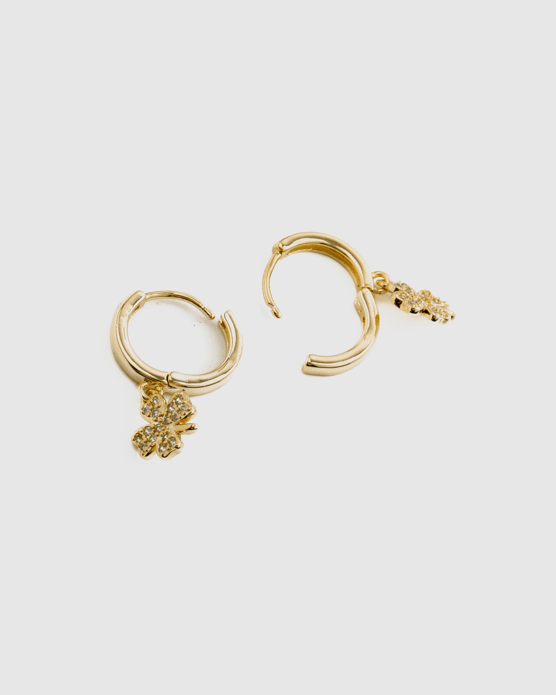 Brincos Basic Acabados em Ouro Amarelo de 18 Quilates com Zirconita Brilhante Ouro-5