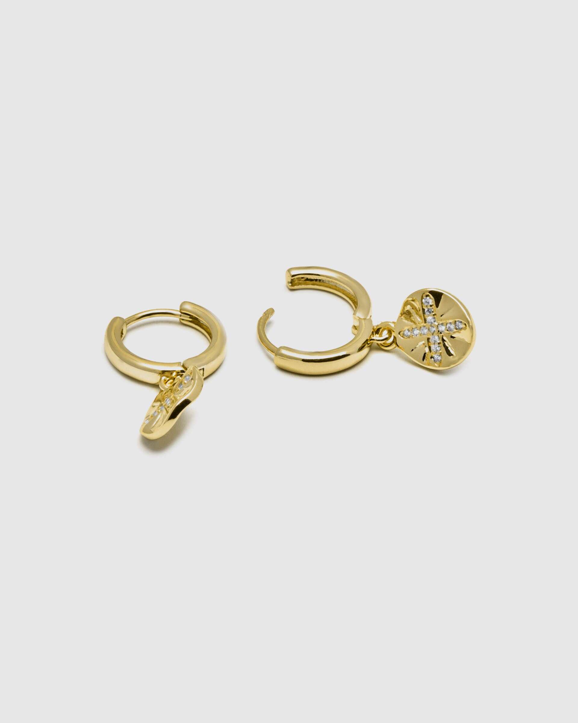 Brincos Basic Acabados em Ouro Amarelo de 18 Quilates com Zirconita Brilhante Ouro-5