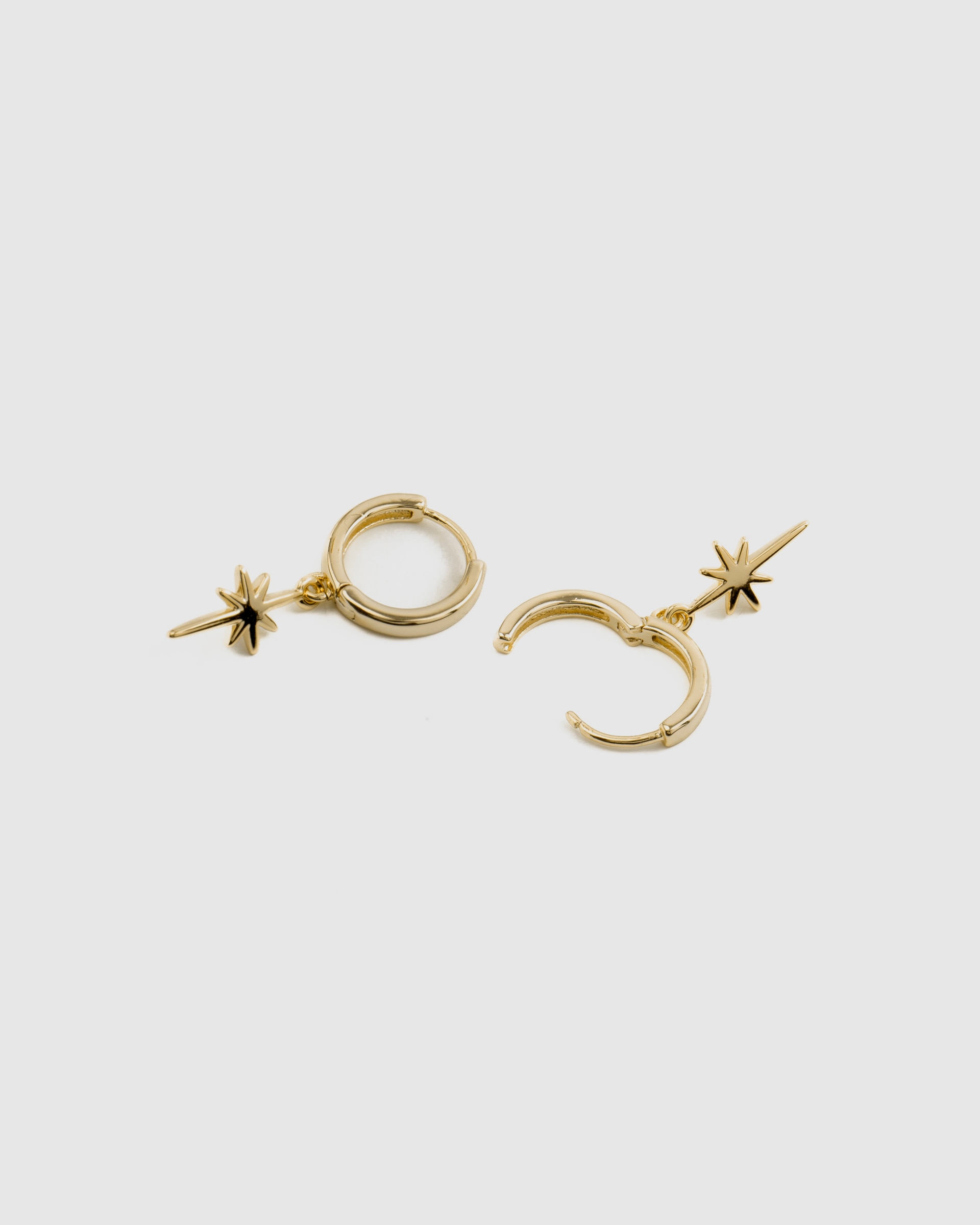 Brincos Basic Acabados em Ouro Amarelo de 18 Quilates com Zirconita Brilhante Ouro-5