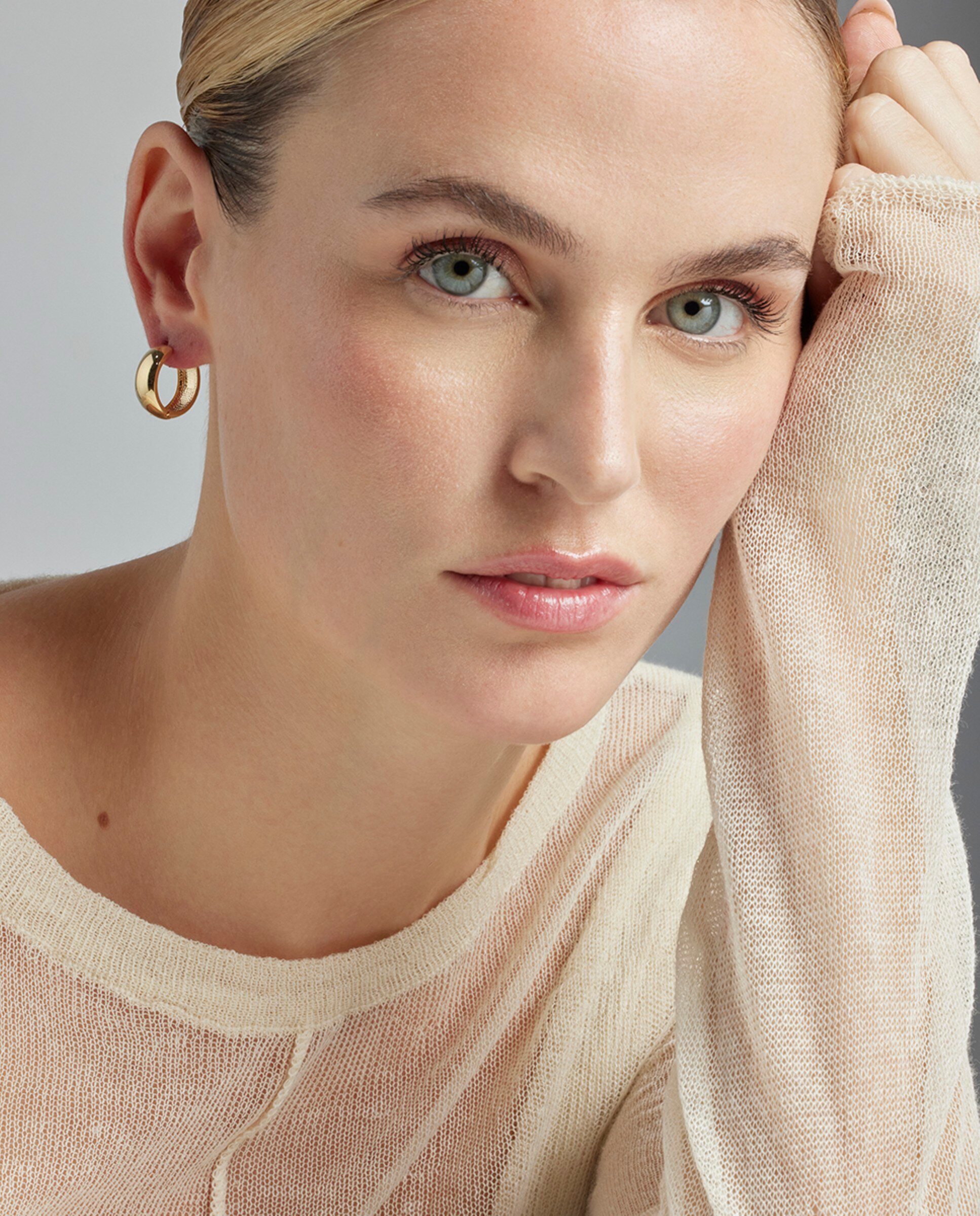 Brincos Basic com Acabamentos em Ouro Amarelo de 18 Quilates Dourado-2