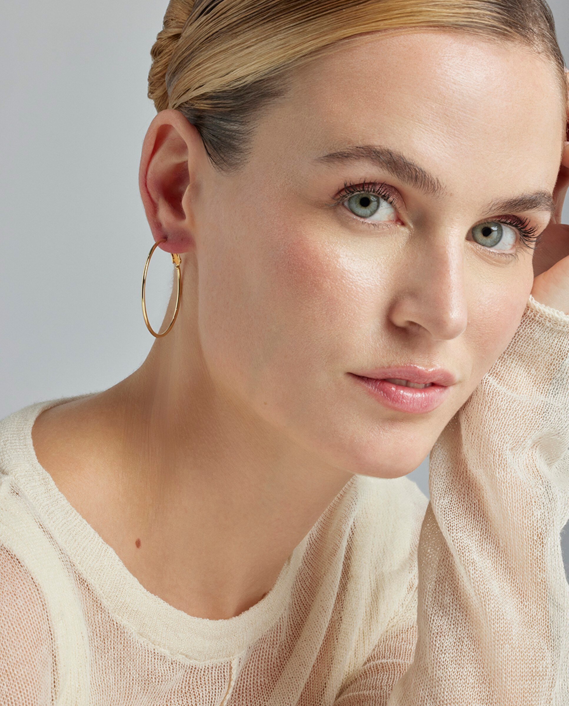 Brincos Basic com Acabamentos em Ouro Amarelo de 18 Quilates Dourado-2