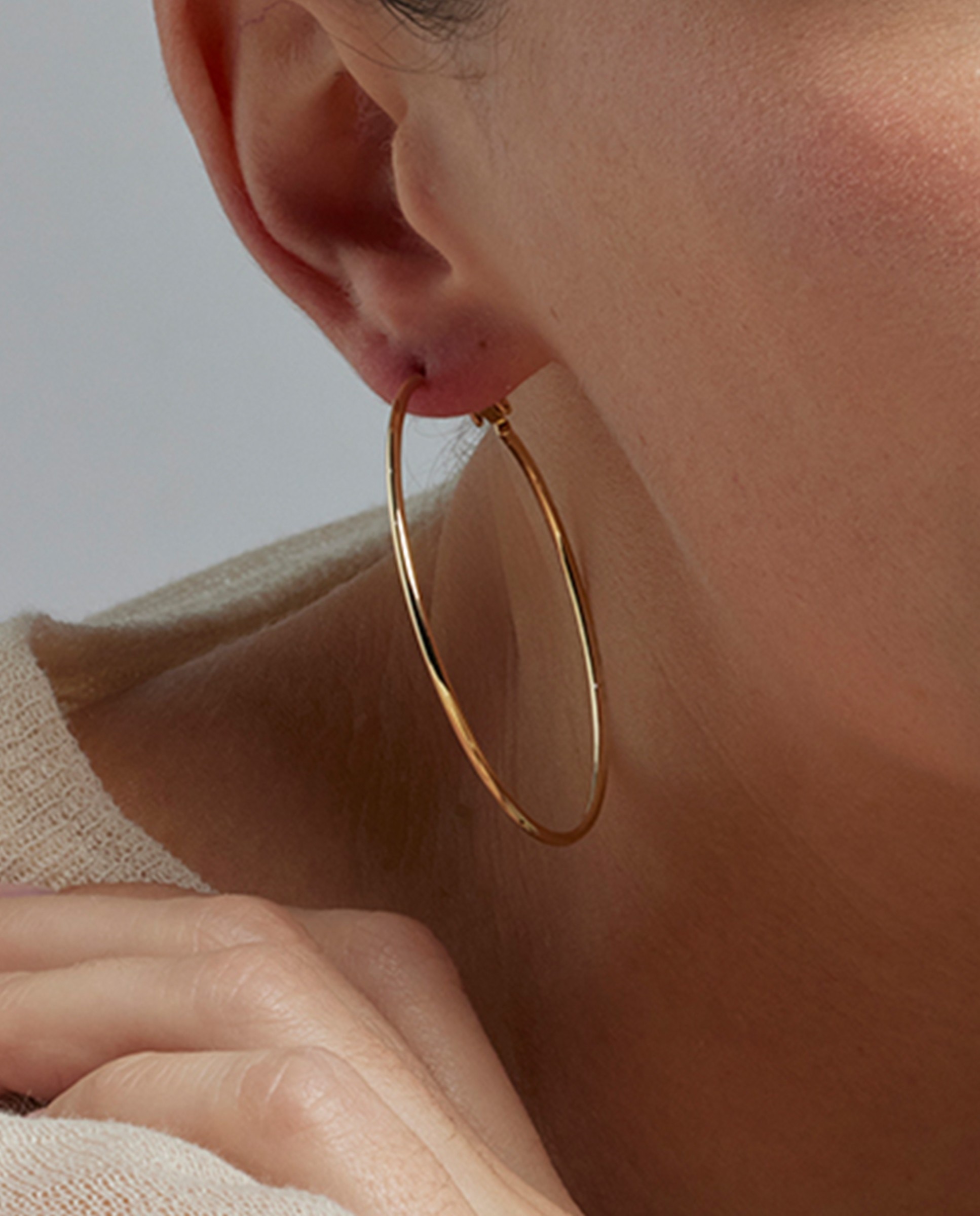 Brincos de Argola Basic Acabados em Ouro Amarelo de 18 Quilates Dourado-4