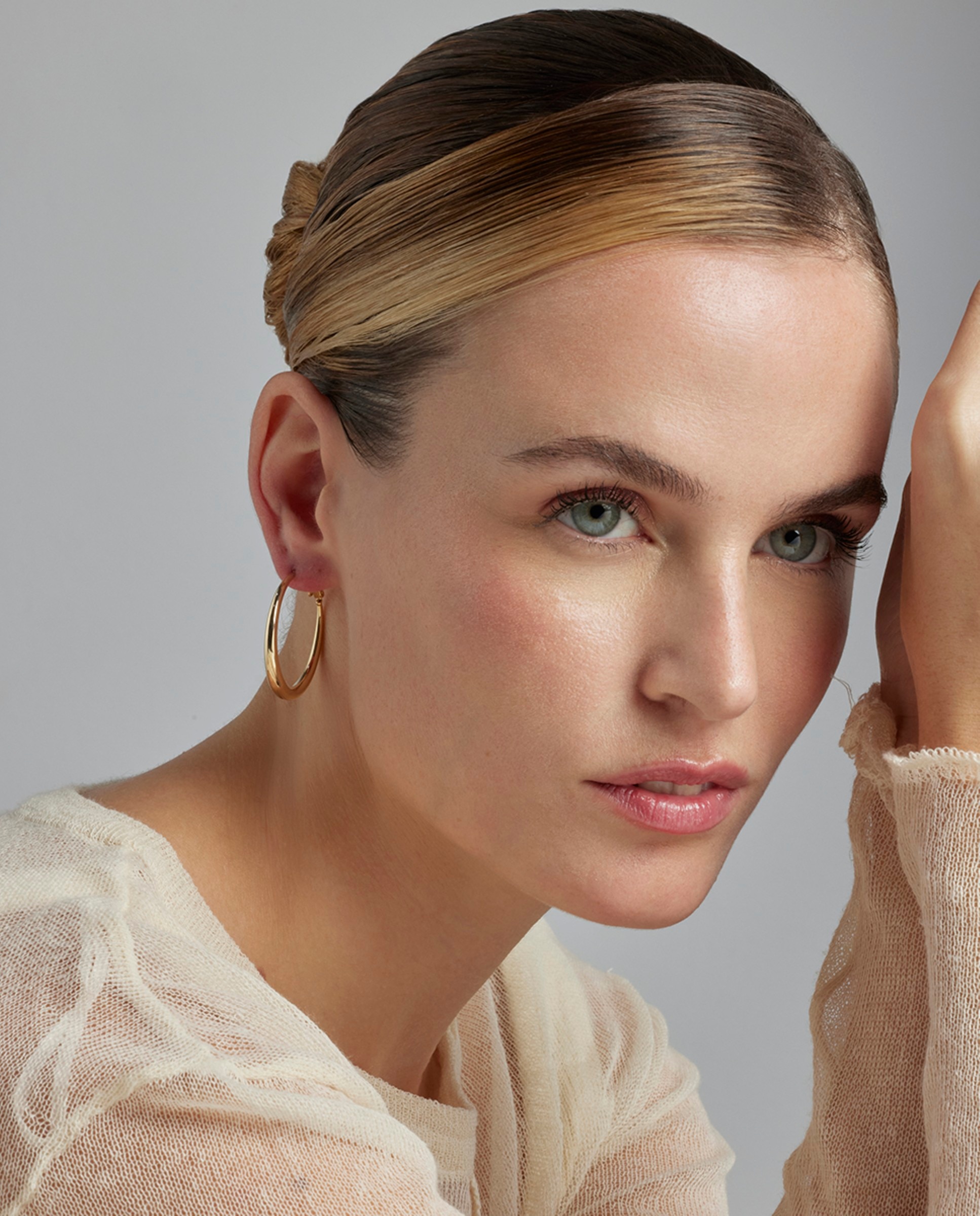 Brincos Basic com Acabamentos em Ouro Amarelo de 18 Quilates Dourado-2