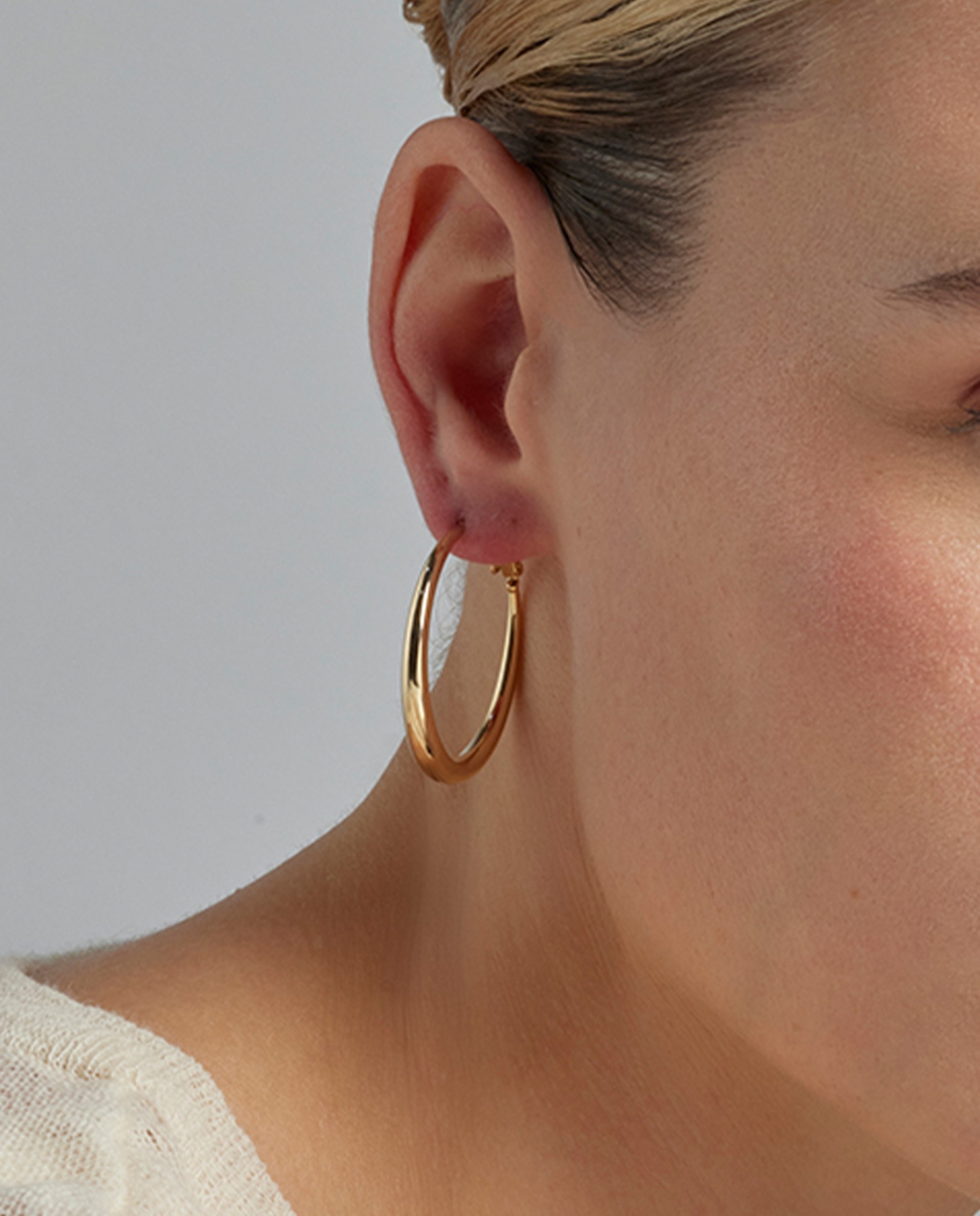 Brincos Basic com Acabamentos em Ouro Amarelo de 18 Quilates Dourado-4