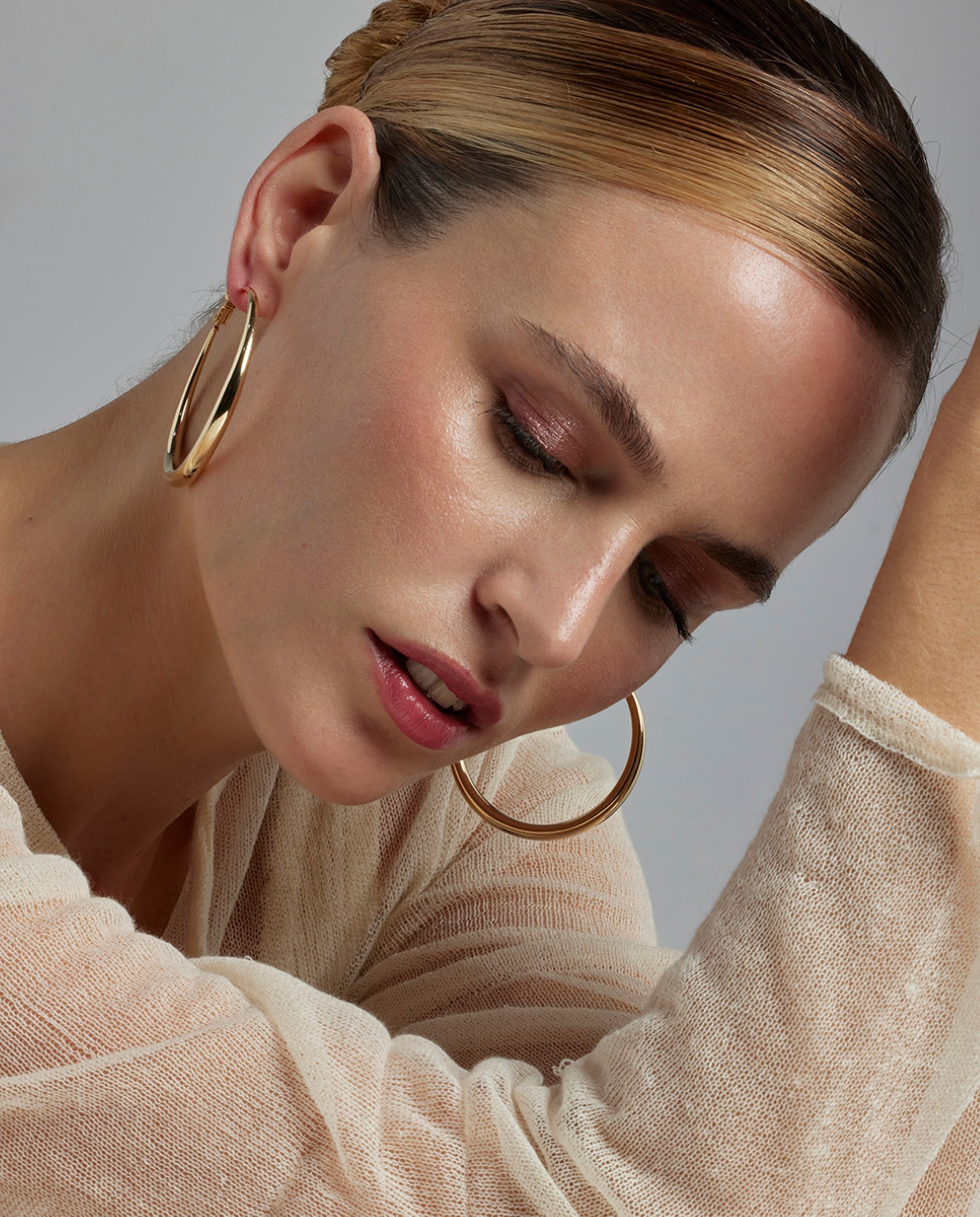 Brincos Basic com Acabamento em Ouro de 18 Quilates Dourado-2