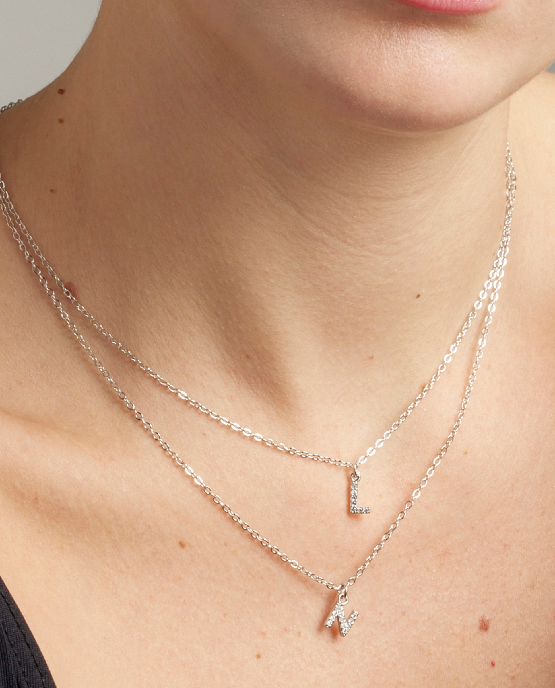 Colar Letras com Acabamento em Ródio e Zirconita Brilhante Branco-3