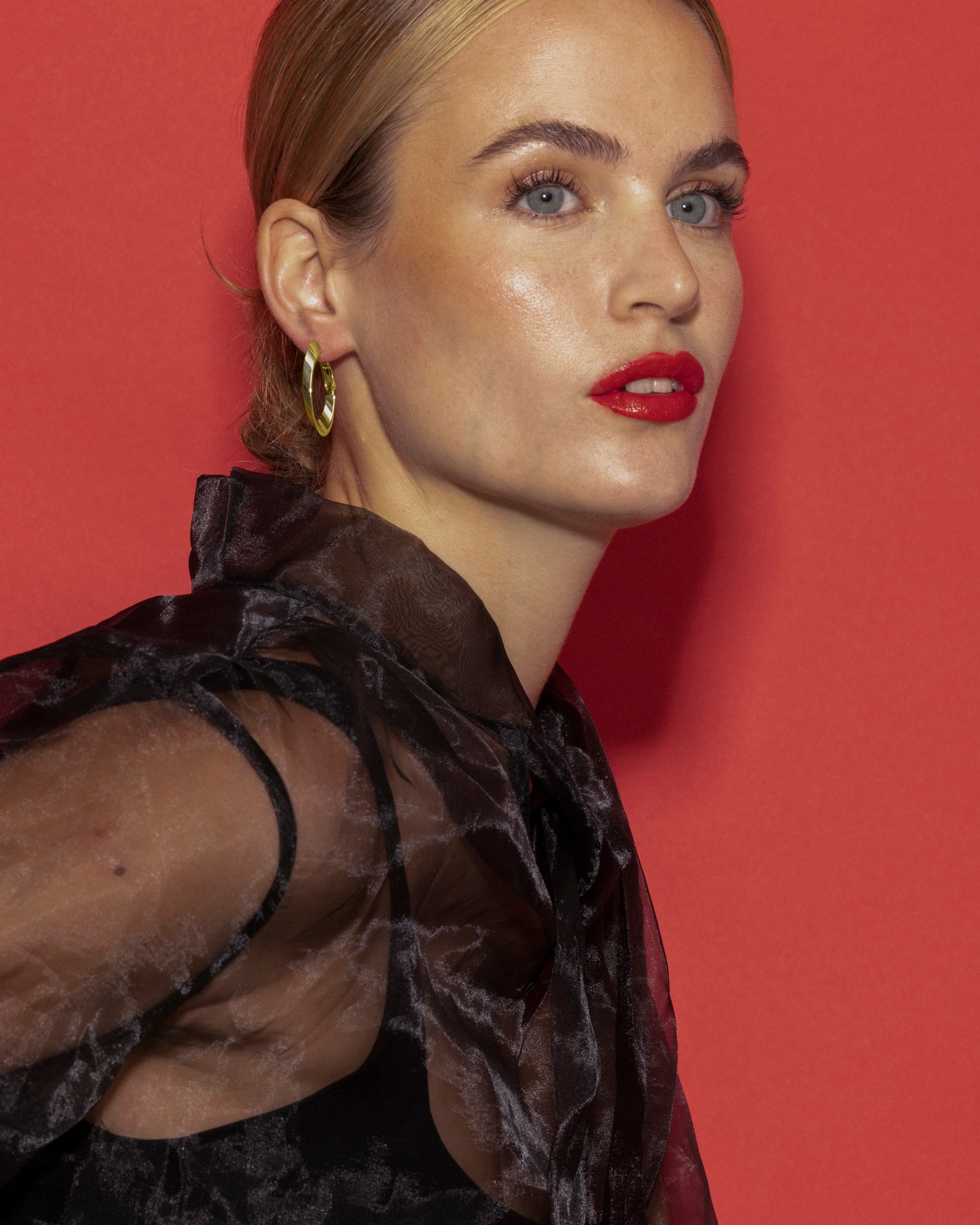 Brincos Grandes com Acabamento em Ouro Amarelo de 18 Quilates Amarelo-2