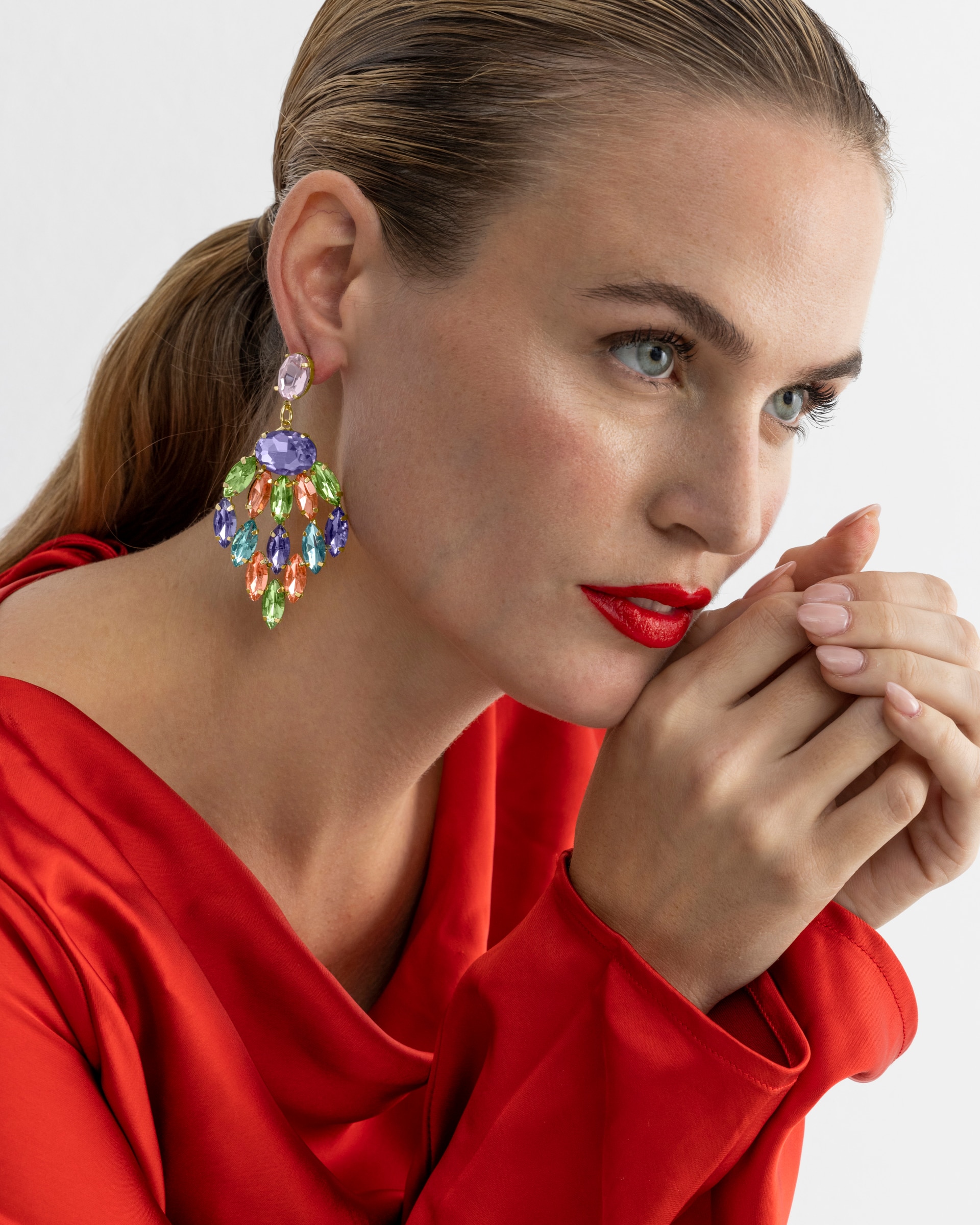 Brincos África Acabados em Ouro Amarelo de 18 Quilates com Cristal Multicolor Ouro-2
