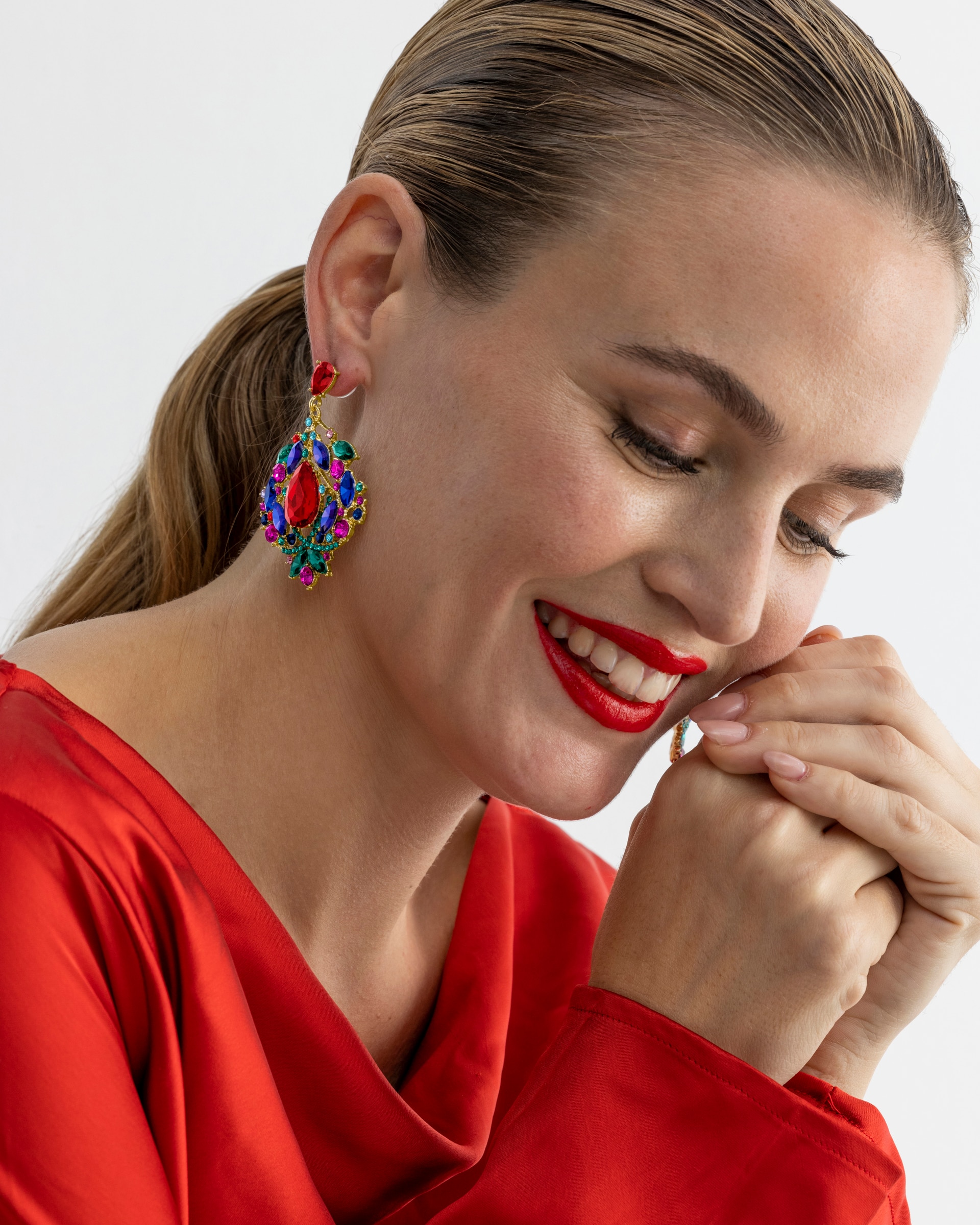Brincos África Acabados em Ouro Amarelo de 18 Quilates com Cristal Multicolor Vermelho-4
