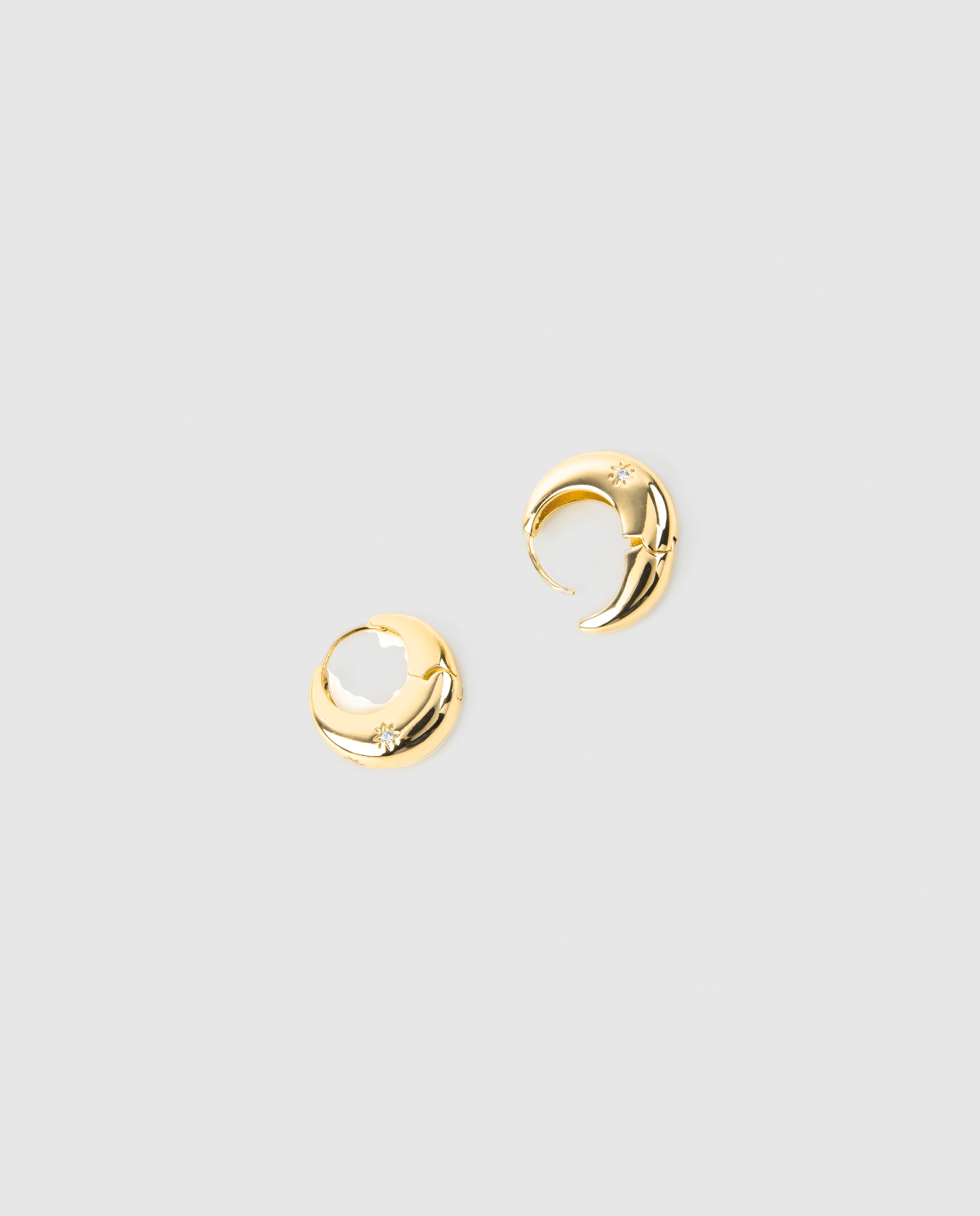 Brincos de Aro Essential África Acabados em Ouro Amarelo de 18 Quilates com Zirconita Brilhante Ouro-5