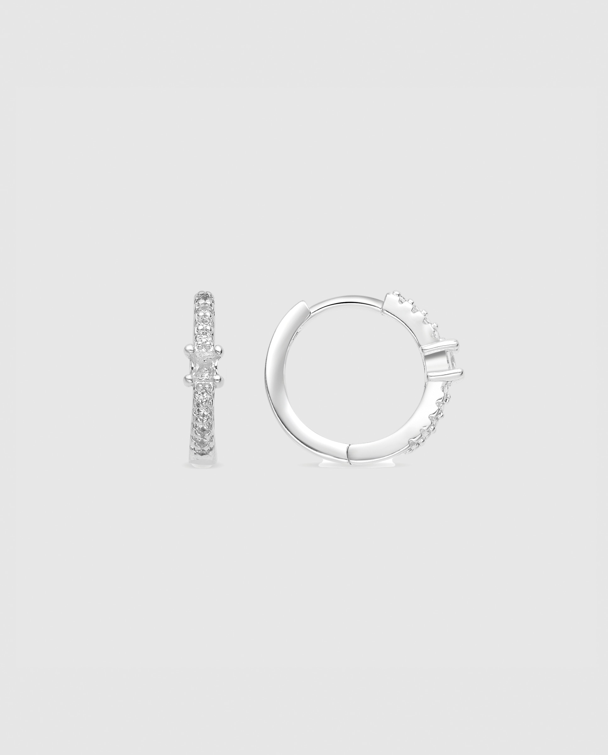 Brincos de Argola Essential África com Acabamentos em Ródio e Zirconita Brilhante Prata-1