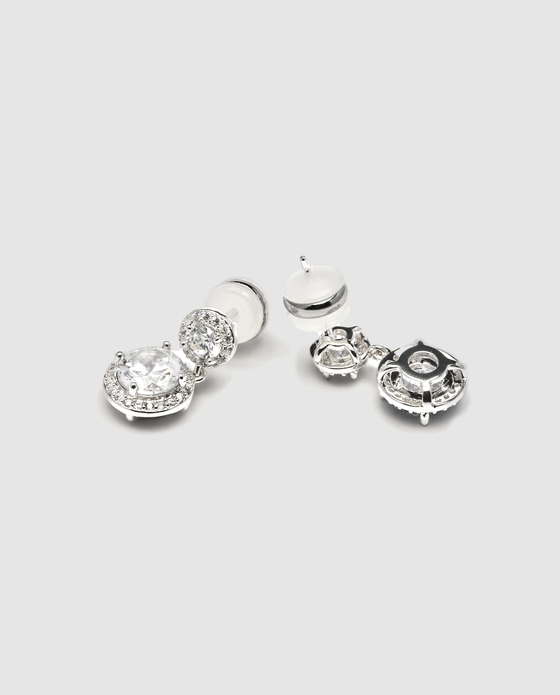 Brincos de Argola Essential África com Acabamentos em Ródio e Zirconita Brilhante Prata-6