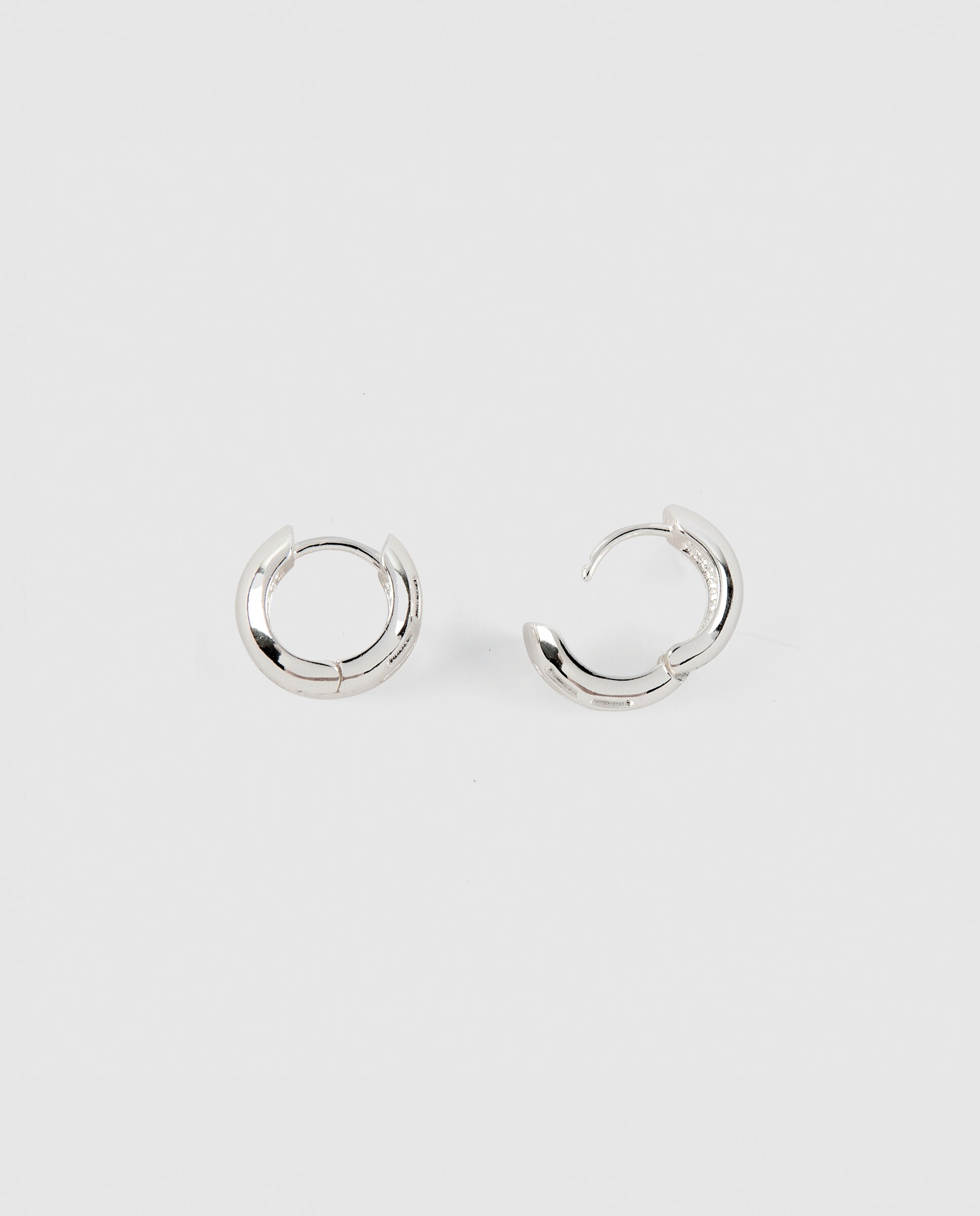 Brincos de Argola Essential África com Acabamentos em Ródio e Zirconita Brilhante Branco-5