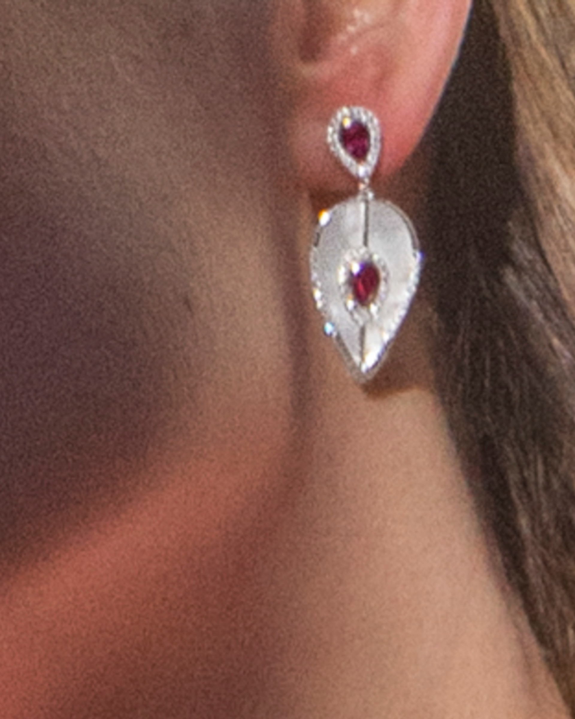 Brincos Atelier de Prata de Lei 925 com Acabamentos em Ródio e Quartzo Hidrotermal Cereja Prata / Vermelho-4