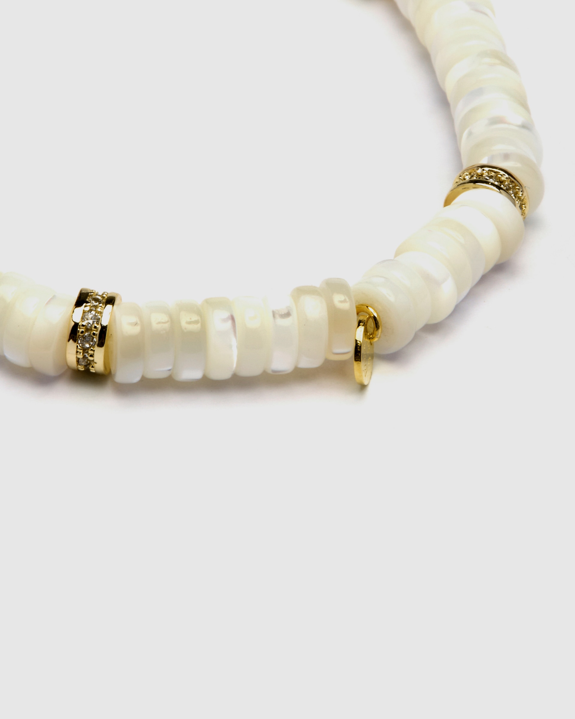 Pulseira Trendy de Prata de Lei 925 Acabada em Ouro de 18 Quilates com Madrepérola Branca com Charms Ouro / Prata-4