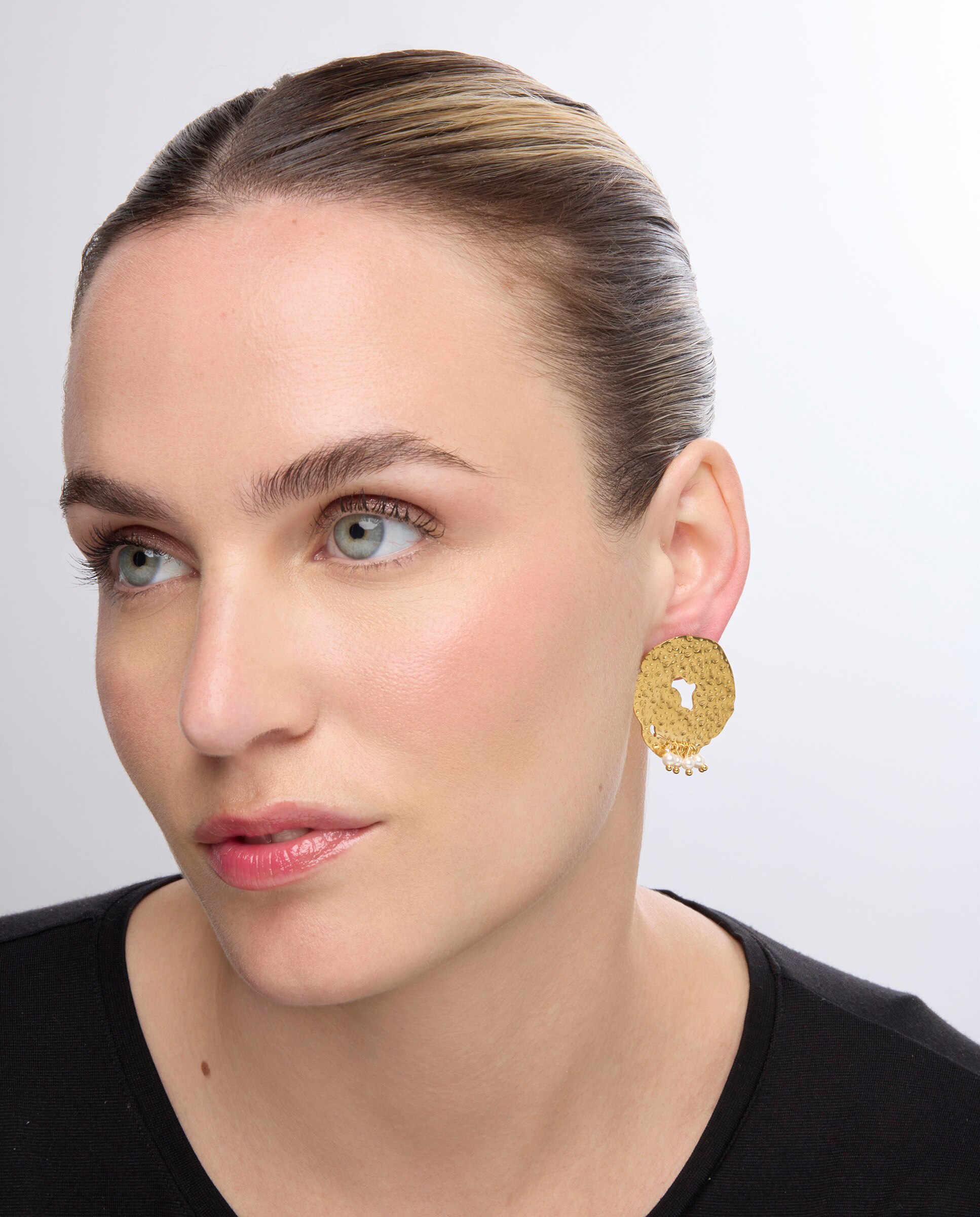 Brincos Boho Acabados em Ouro de 18 Quilates com Pérola Ouro-5