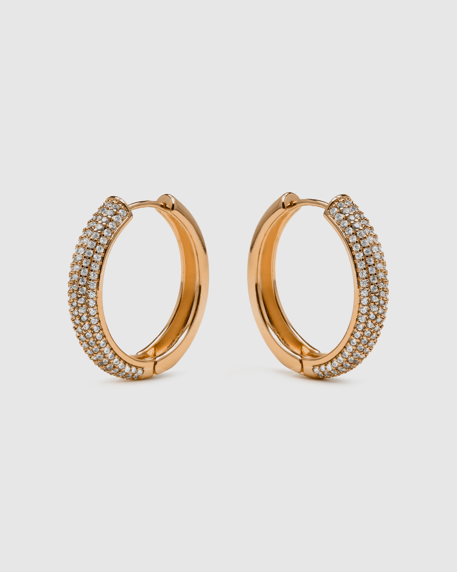 Brincos de Argola África Acabados em Ouro de 18 Quilates com Zirconita Brilhante Ouro-4