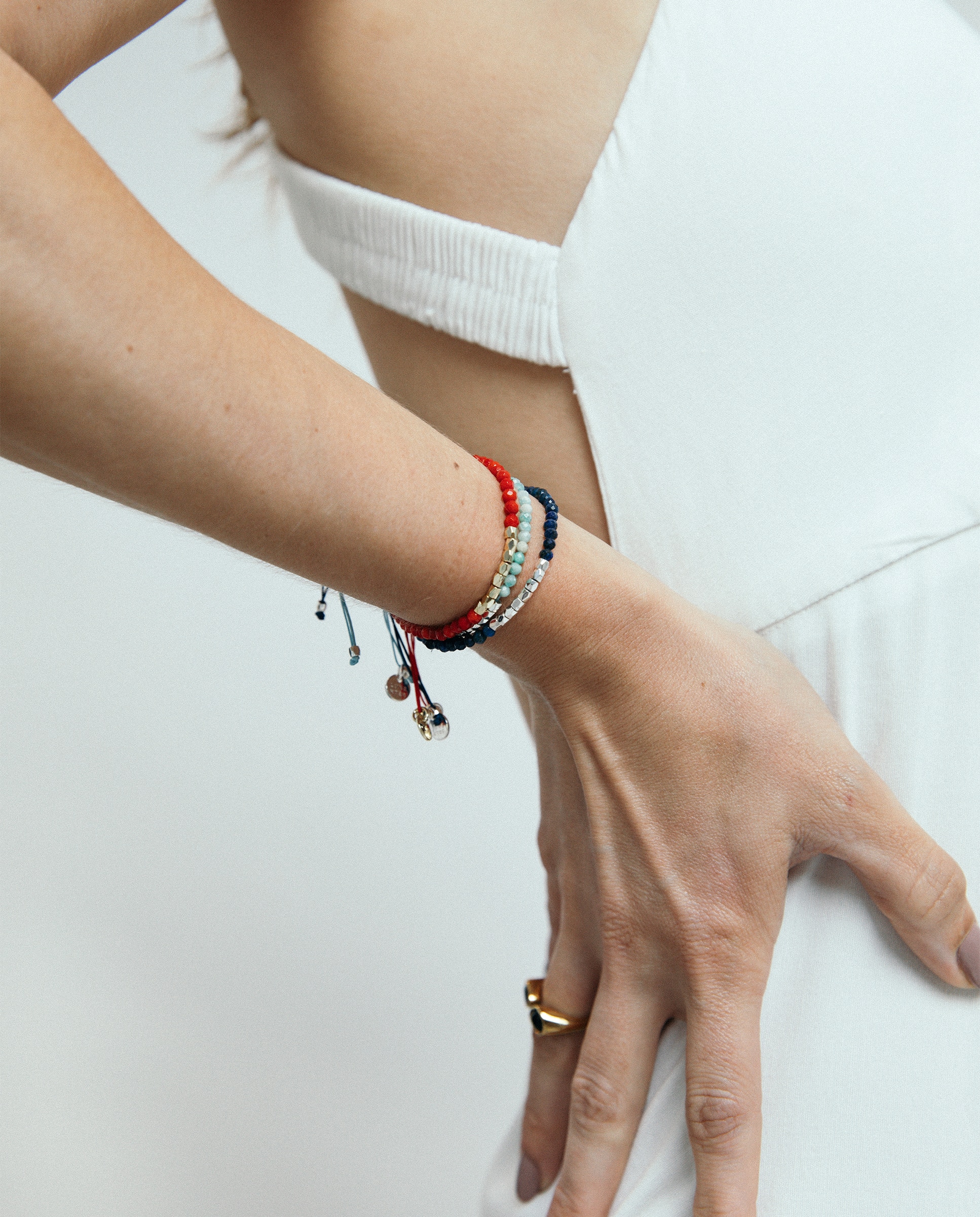 Pulseira de Cordão e Fio Boho Acabada em Ouro de 18 Quilates com Coral Ouro-3