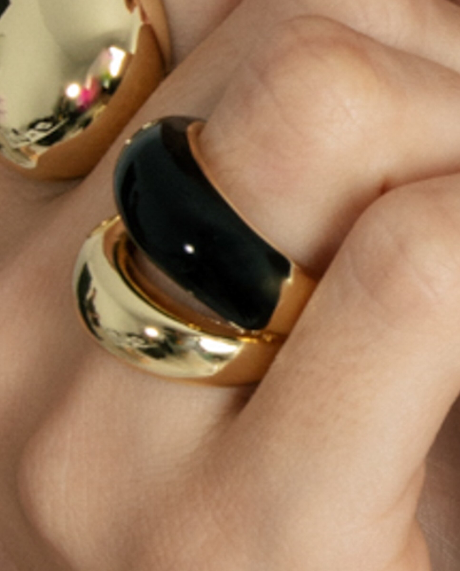 Anel Africa Acabado em Ouro Amarelo de 18k Dourado-4