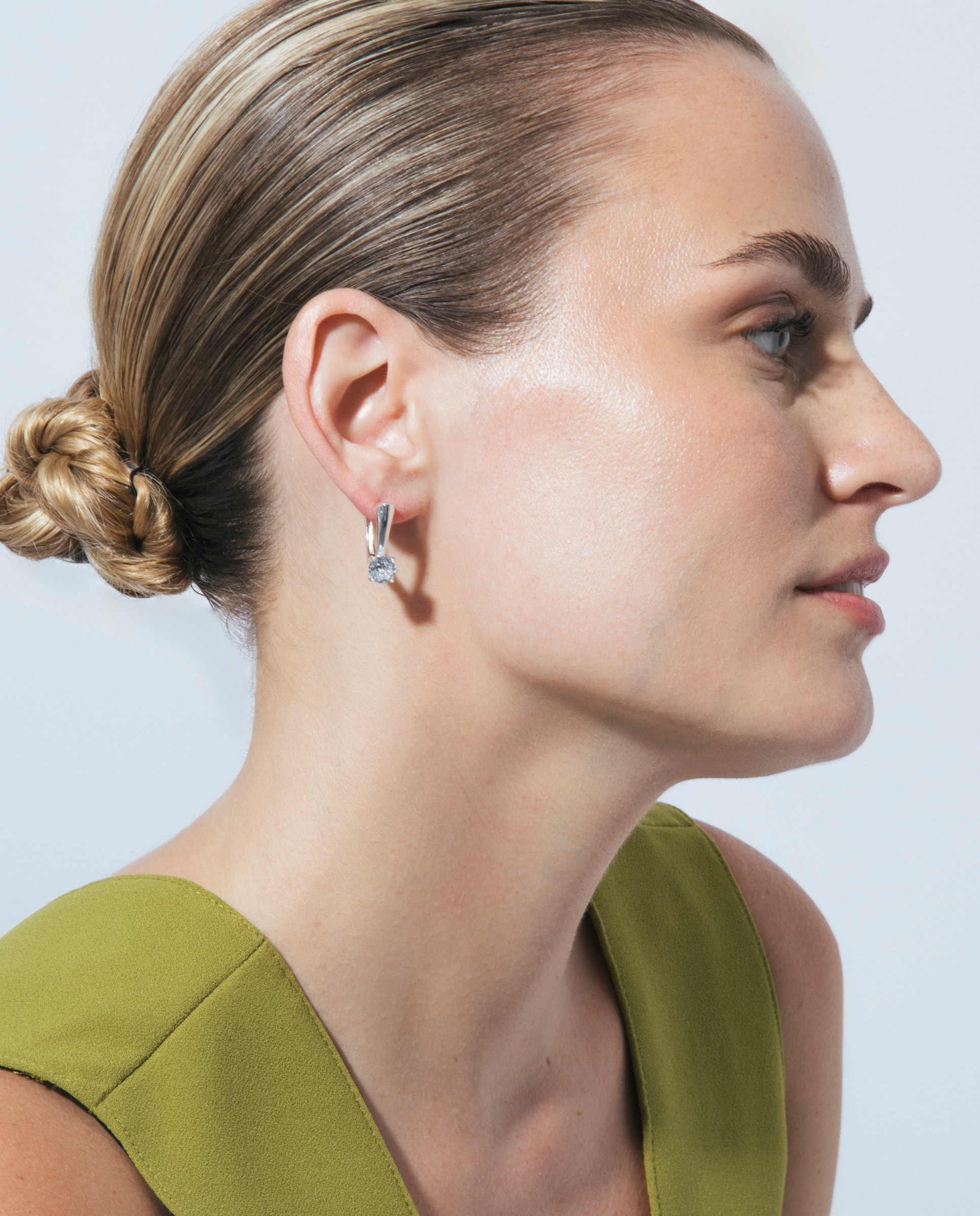 Brincos de Argola Basic Acabados em Prata de Lei 925 com Zirconita Brilhante Prata-5