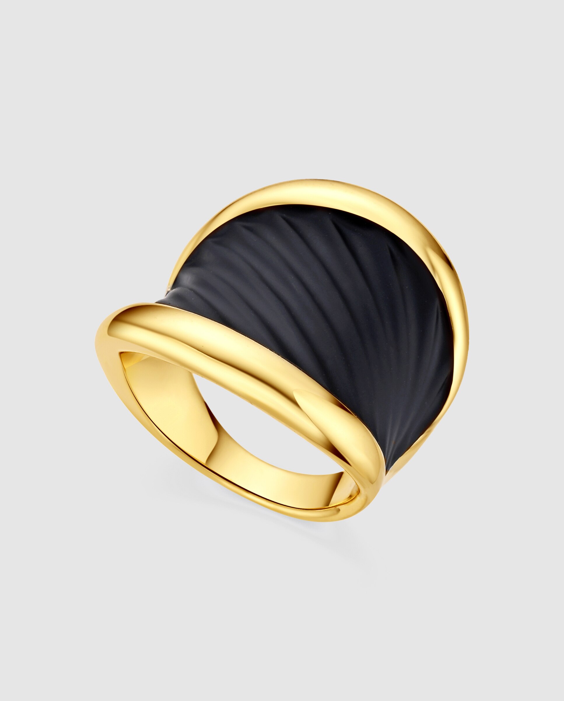 Imagem 0 de Anel Africa com Acabamento em Ouro Amarelo 18k e Lacado em Preto