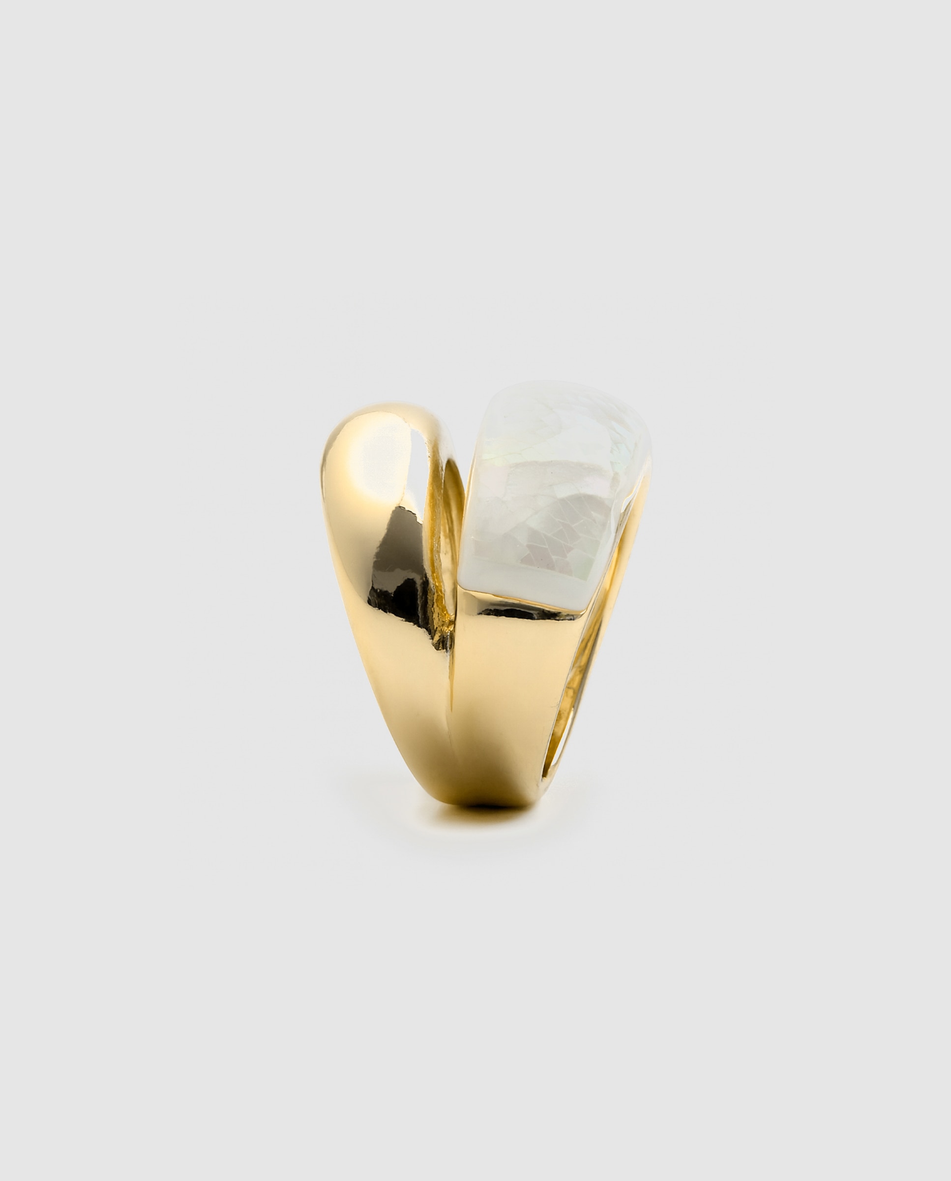 Anel Africa com Madrepérola Branca com Acabamento em Ouro Amarelo de 18k Dourado-3