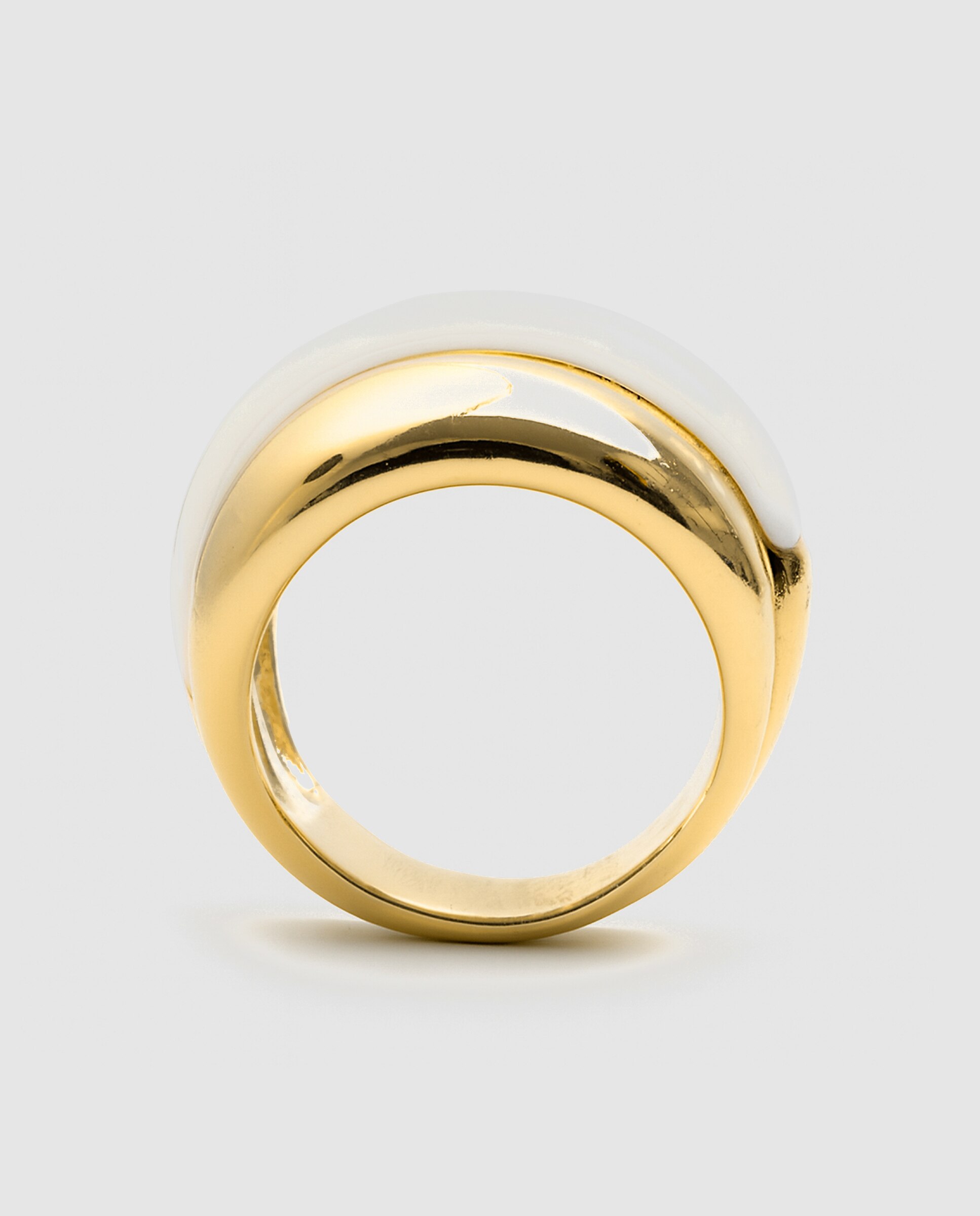 Anel Africa com Madrepérola Branca com Acabamento em Ouro Amarelo de 18k Dourado-7