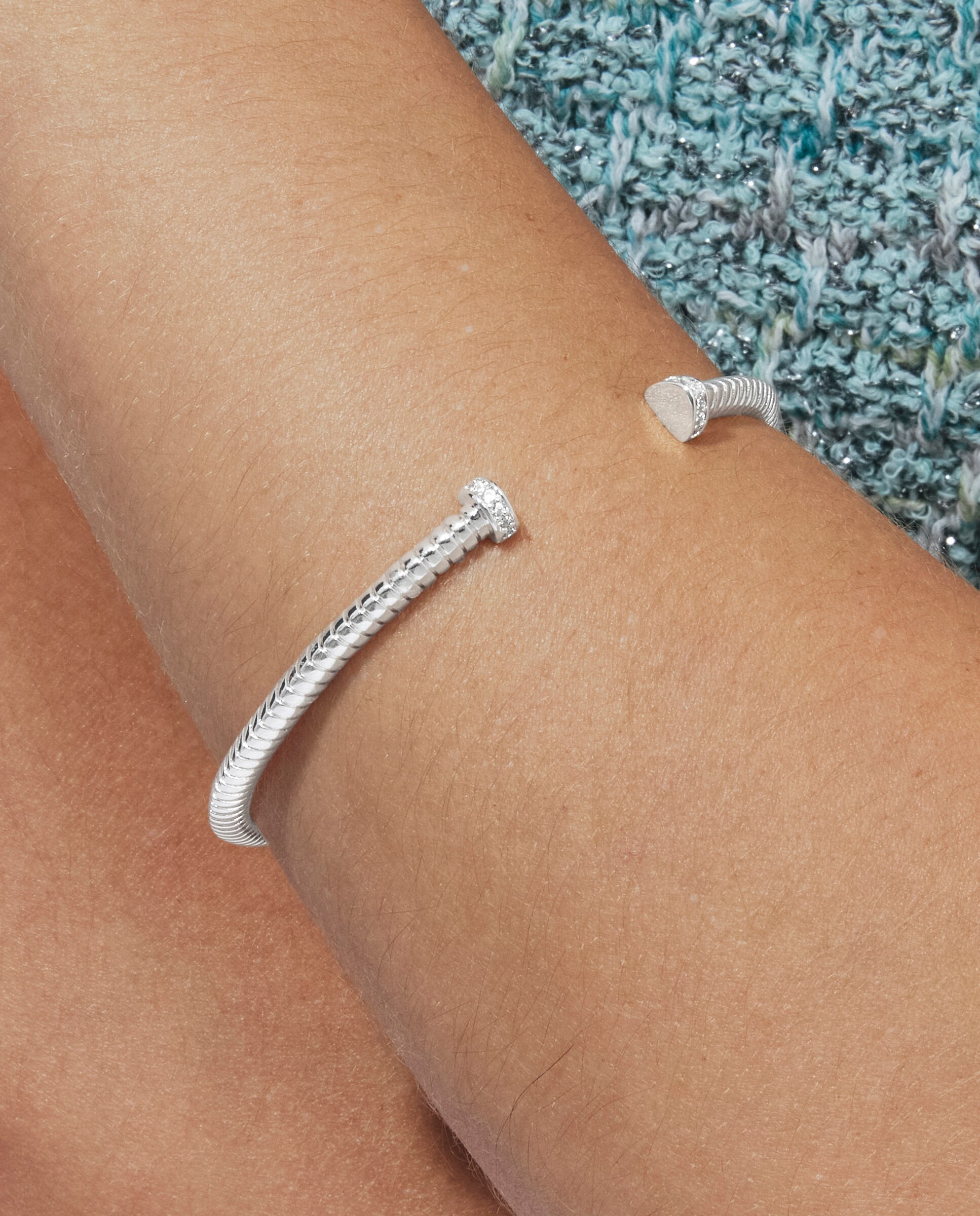 Pulseira África Acabada em Prata com Zirconita Brilhante Prateado-4