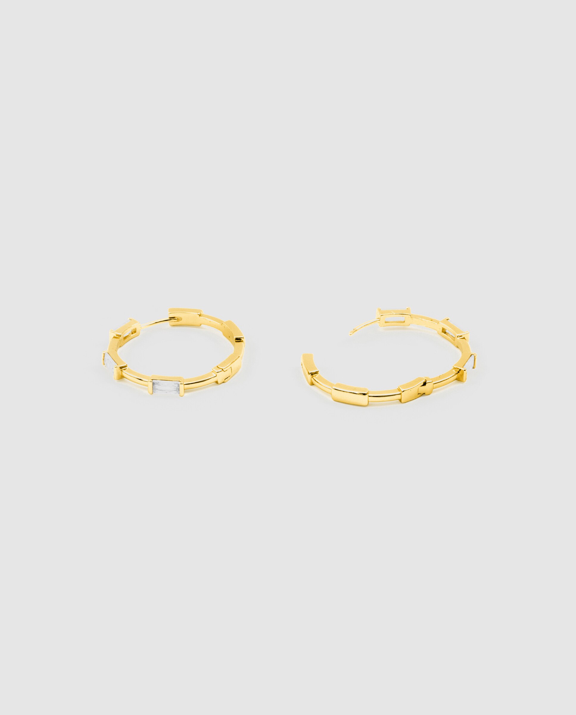 Brincos de Argola Basic com Zirconita Brilhante Acabados em Ouro Amarelo de 18k Dourado-3