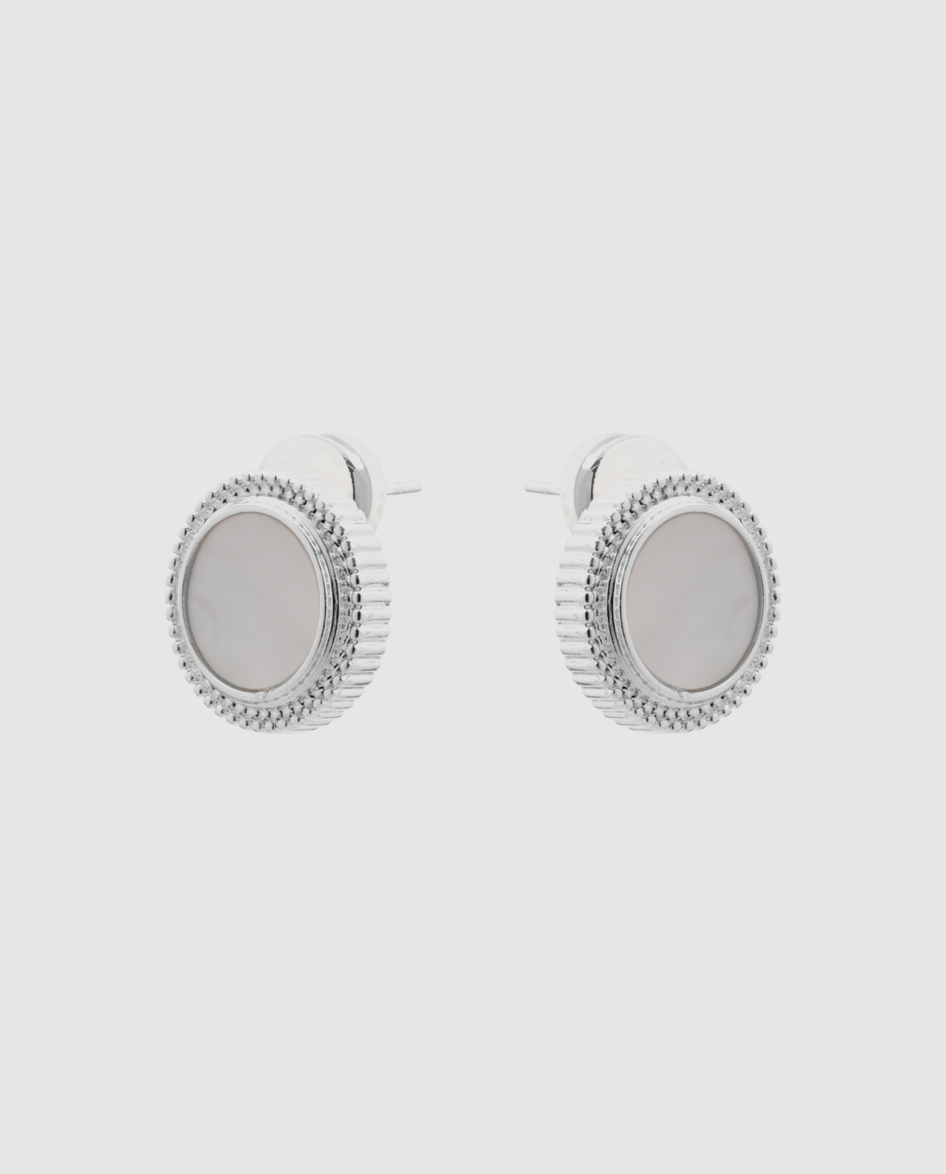 Brincos África Acabados em Prata com Madrepérola Branca Branco-3