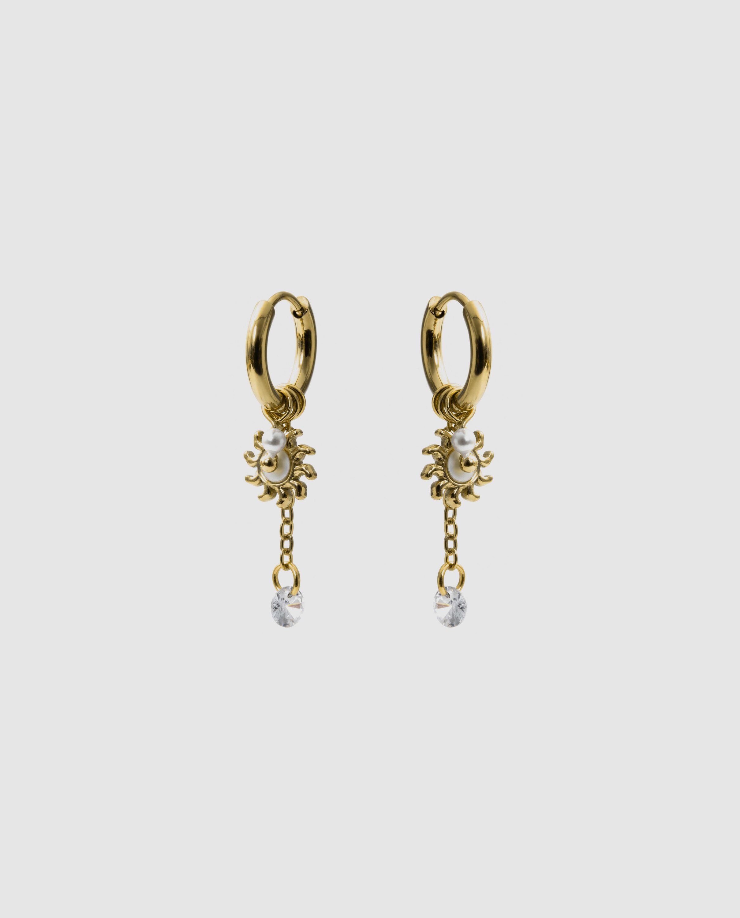 Brincos de Aro Boho de Aço com Acabamentos em Ouro Amarelo 18 Quilates e Pérola Branca Dourado-3