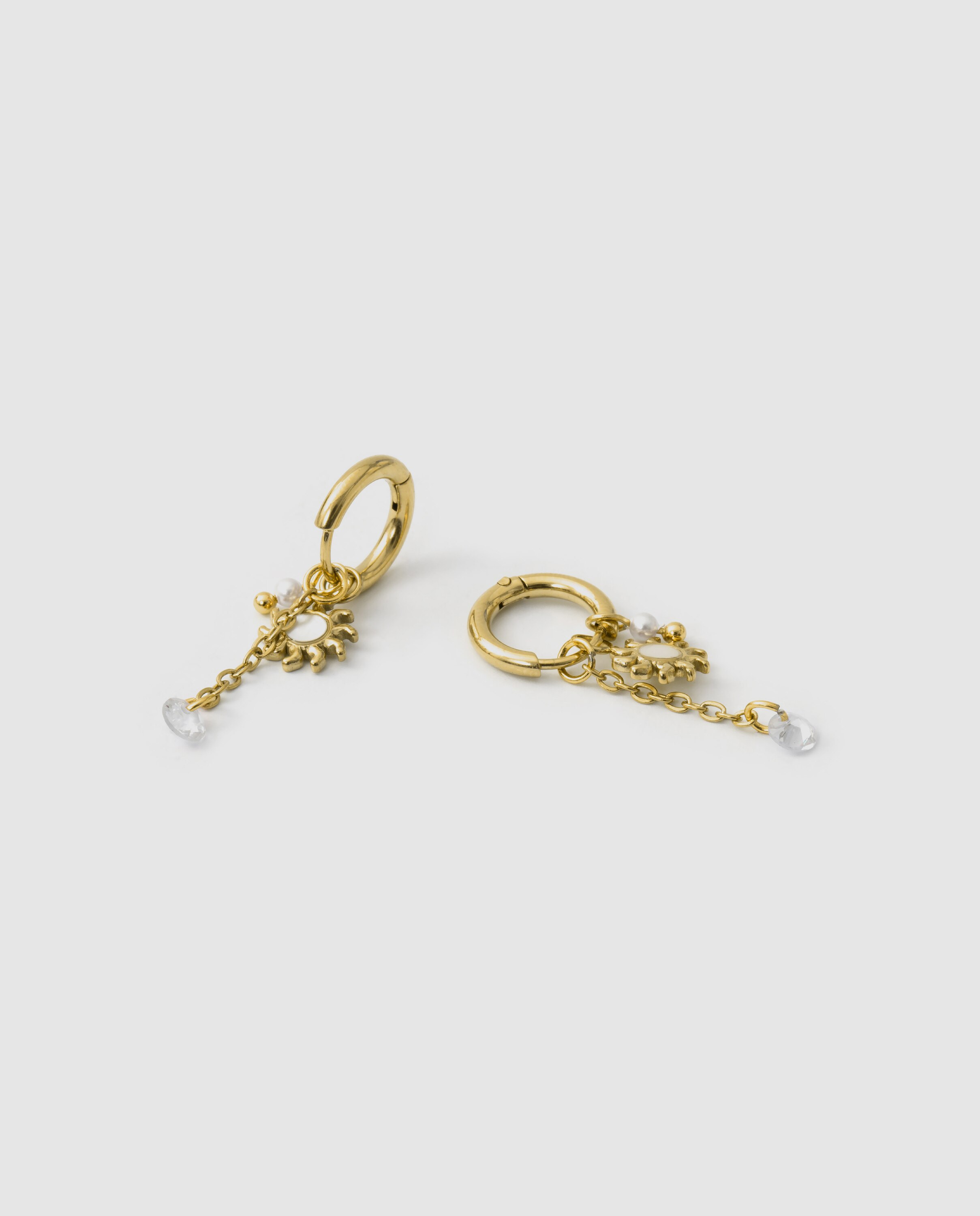 Brincos de Aro Boho de Aço com Acabamentos em Ouro Amarelo 18 Quilates e Pérola Branca Dourado-6