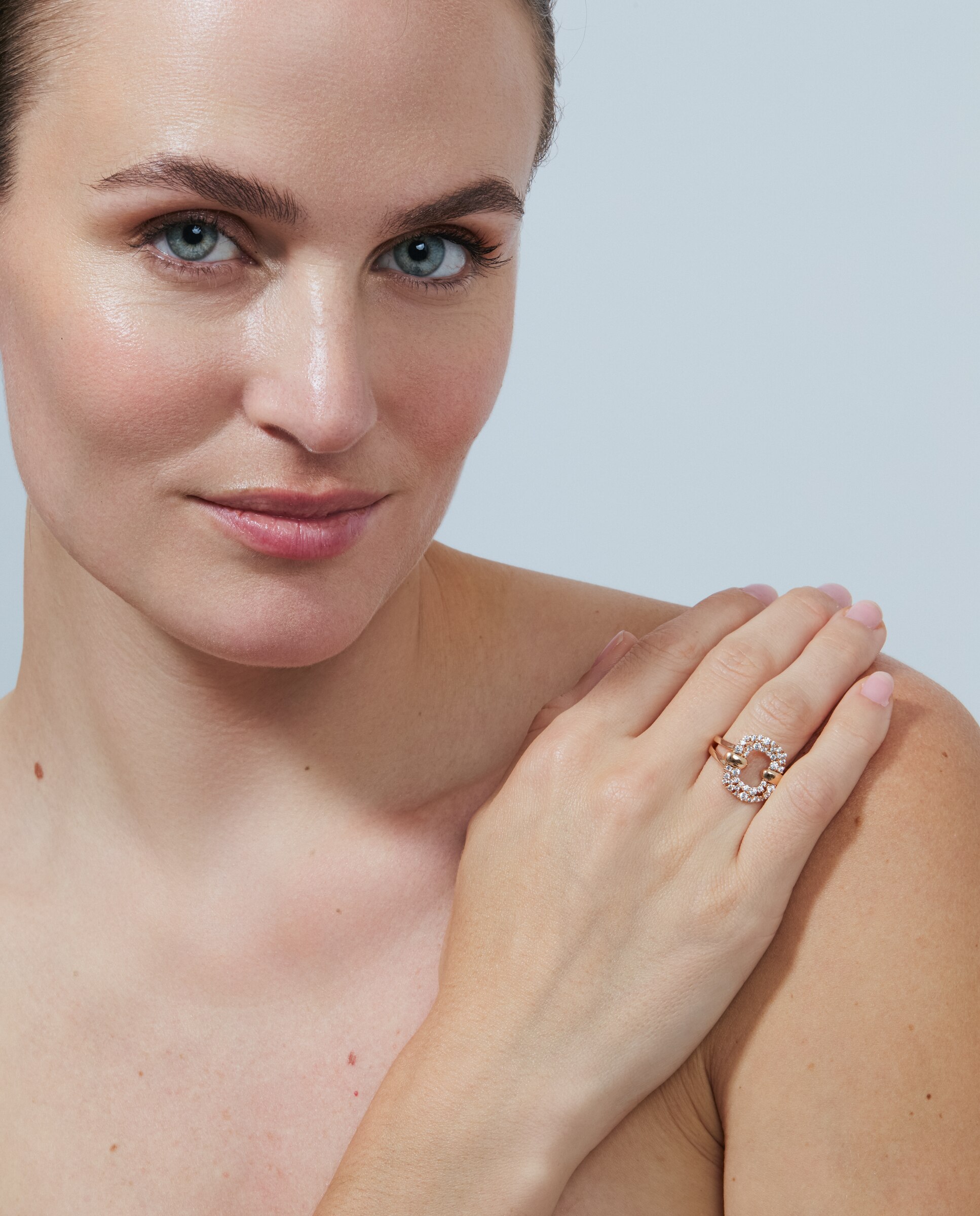 Anel Special Edition Acabado em Ouro Rosa de 18k com Zirconita Brilhante Rosa-2
