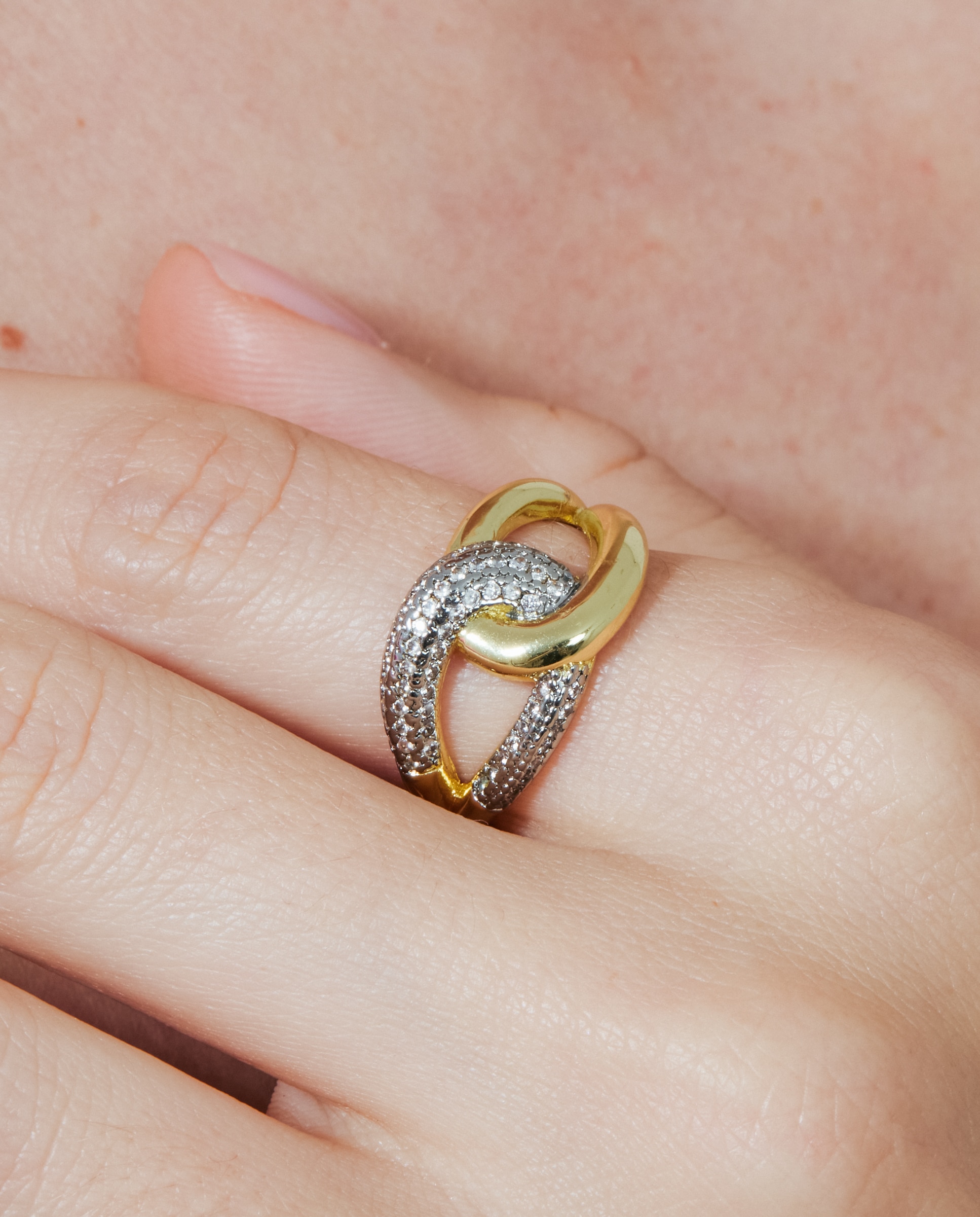 Anel Africa Acabado em Ouro Amarelo de 18k com Zirconita Brilhante Dourado-4