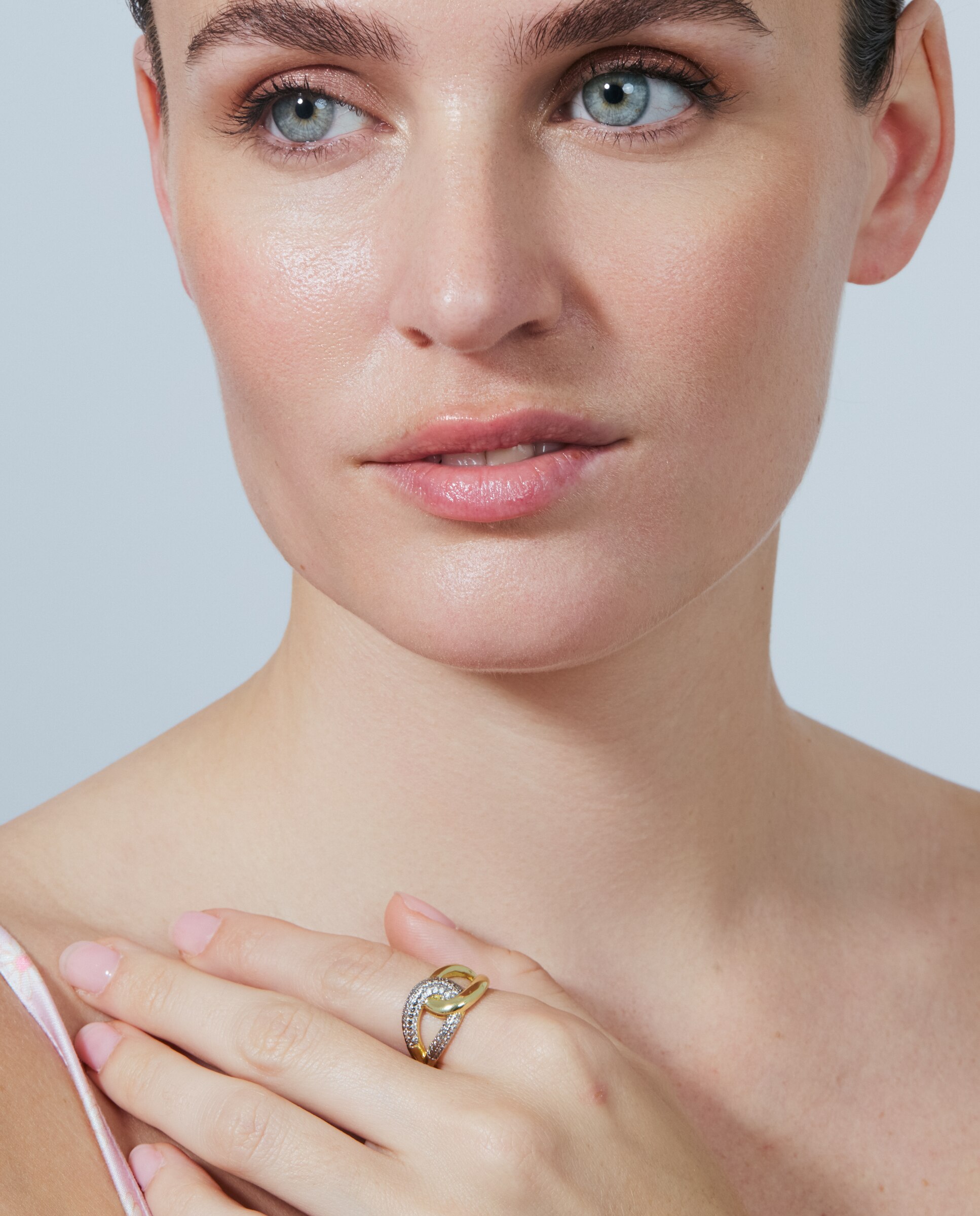 Anel Africa Acabado em Ouro Amarelo de 18k com Zirconita Brilhante Dourado-5