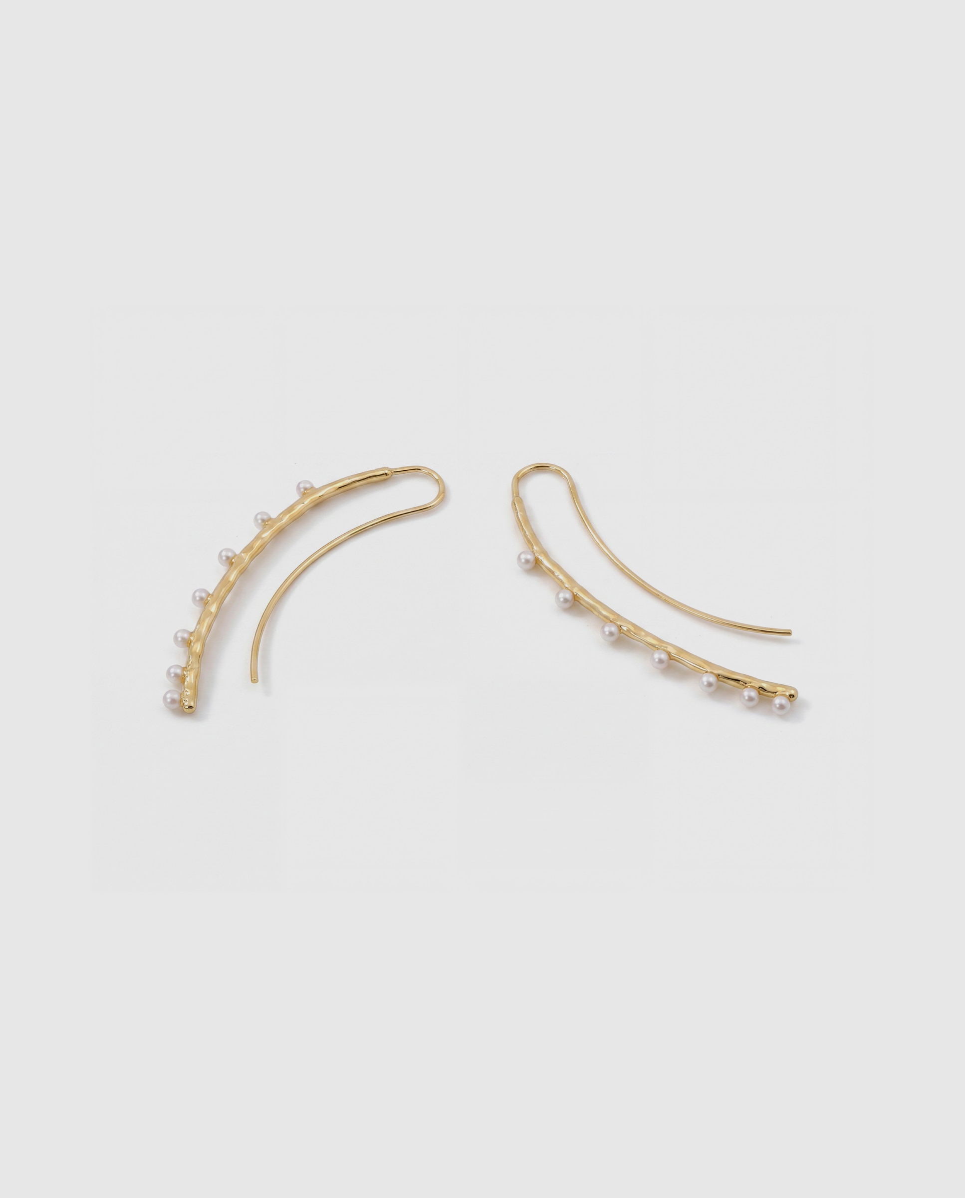 Brincos Africa com Acabamentos em Ouro Amarelo de 18k e Pérola Dourado-6