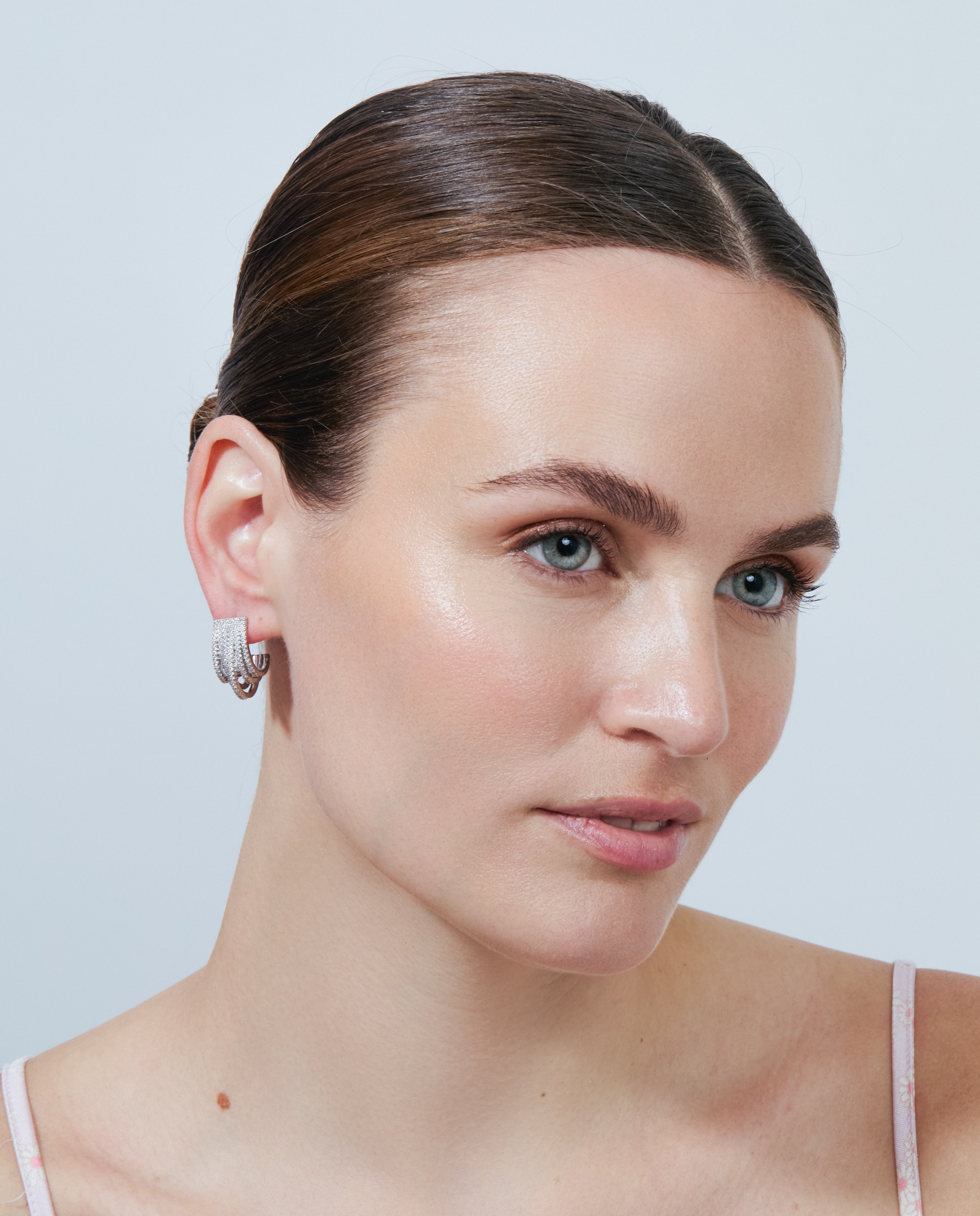 Brincos de Argola Deluxe Acabados em Prata com Zirconita Brilhante Prateado-2