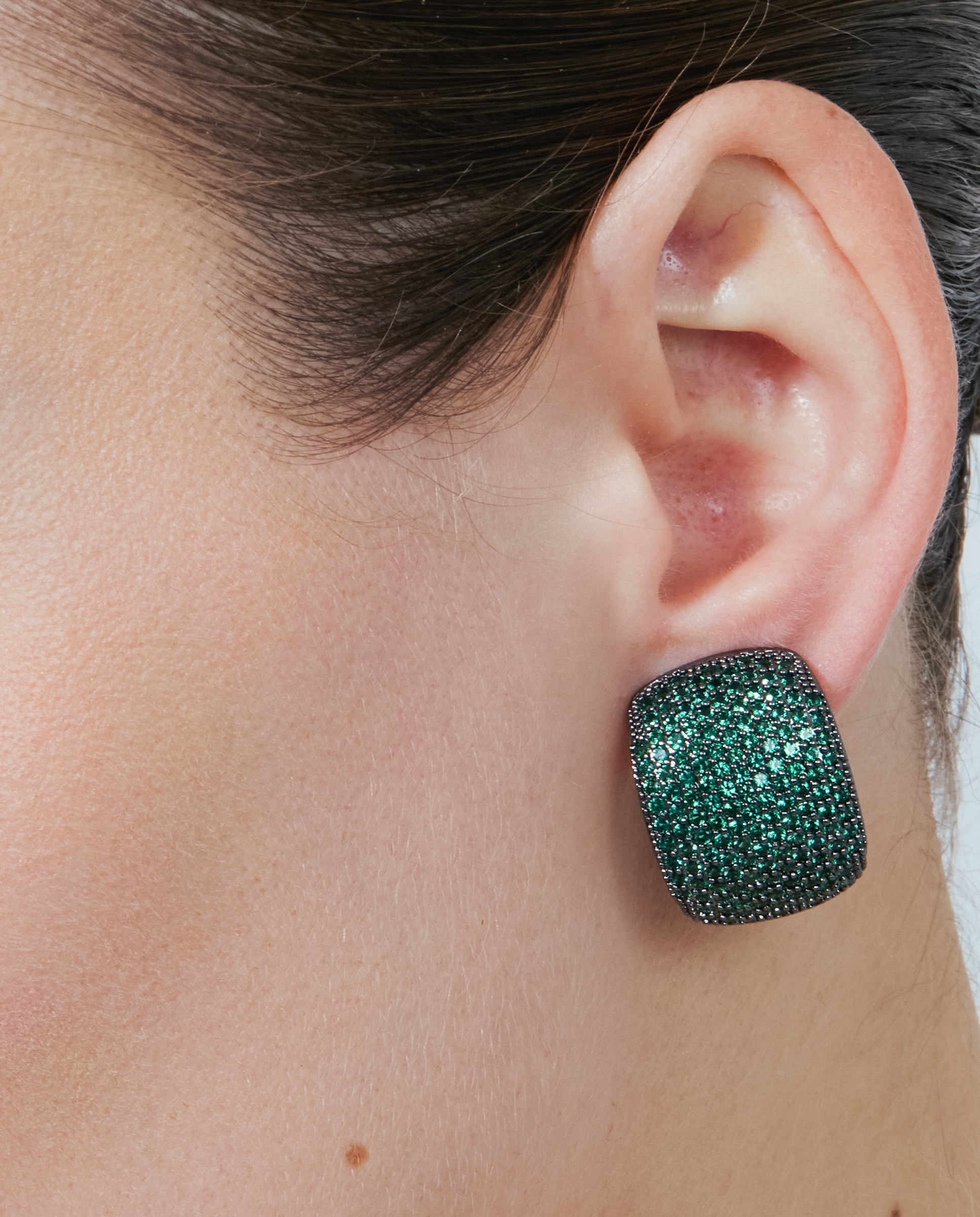 Brincos Deluxe com Acabamentos em Prata e Zircônias Verde-4