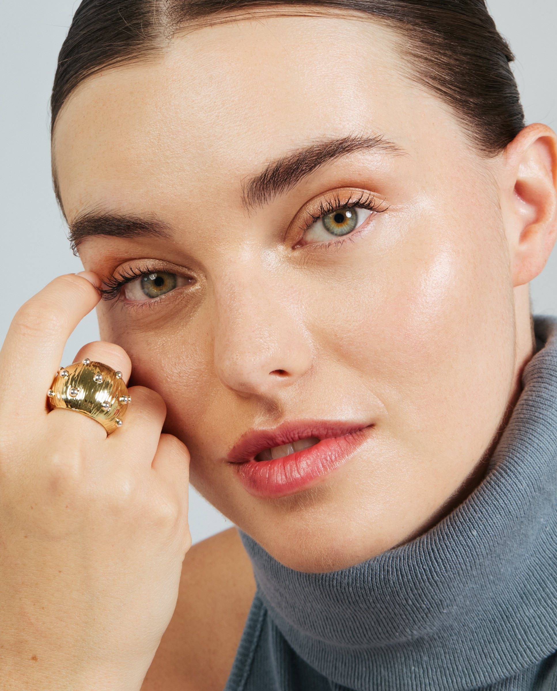 Anel Africa com Acabamento em Ouro Amarelo de 18k Dourado-2