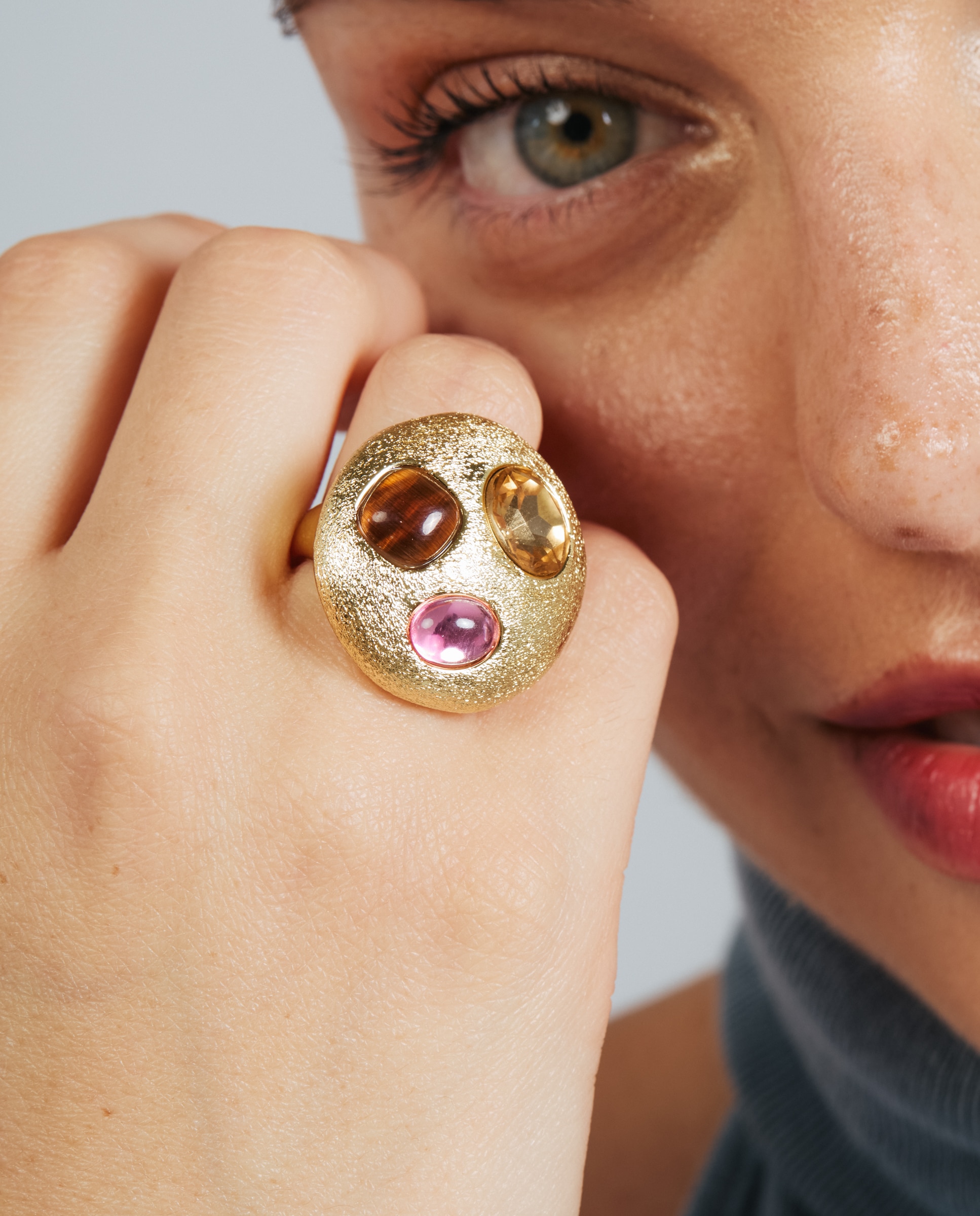 Anel Africa com Cristal Acabado em Ouro de 18k Multicolor-4