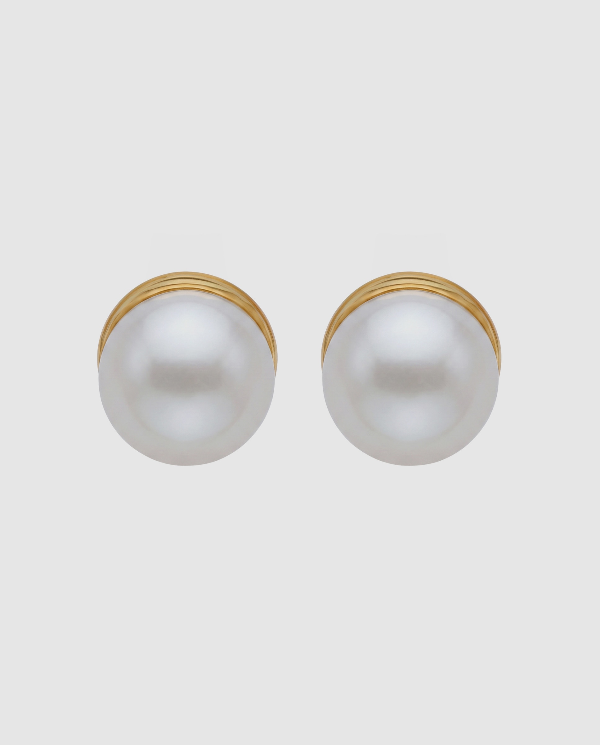 Imagem 0 de Brincos Essential de Prata de Lei 925 com Pérola Branca Acabados em Ouro Amarelo de 18k