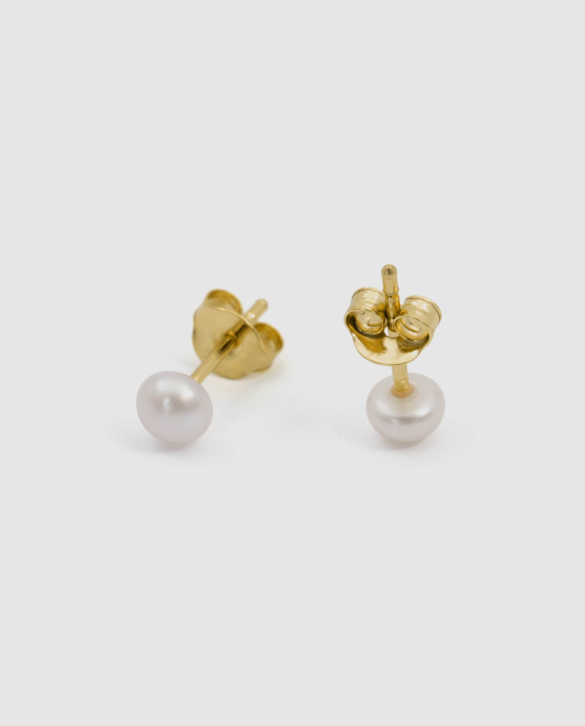 Brincos Essential de Prata de Lei 925 com Pérola Branca Acabados em Ouro Amarelo de 18k Branco-6
