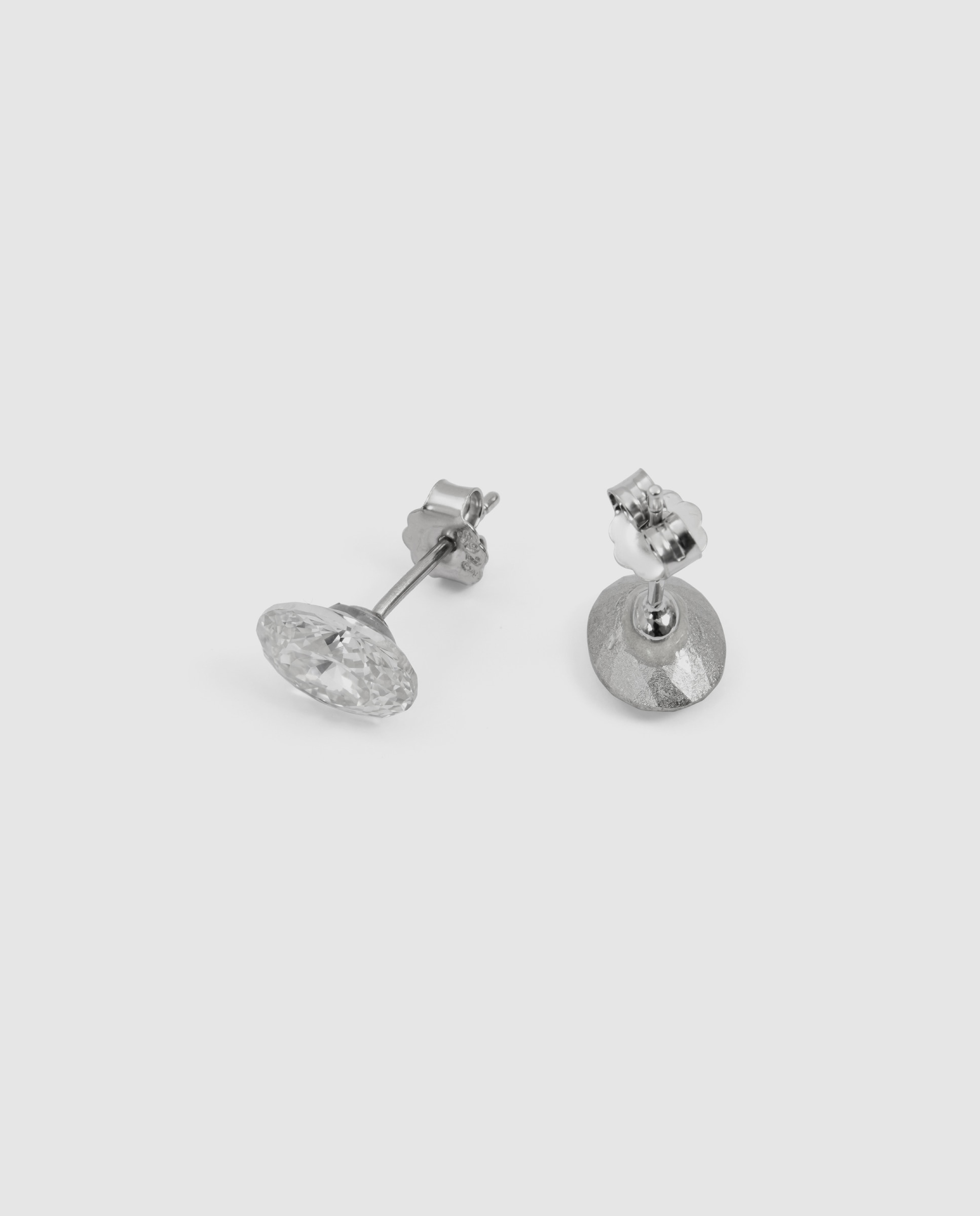Brincos Africa com Zirconita Brilhante e Acabamentos em Ródio Branco-5