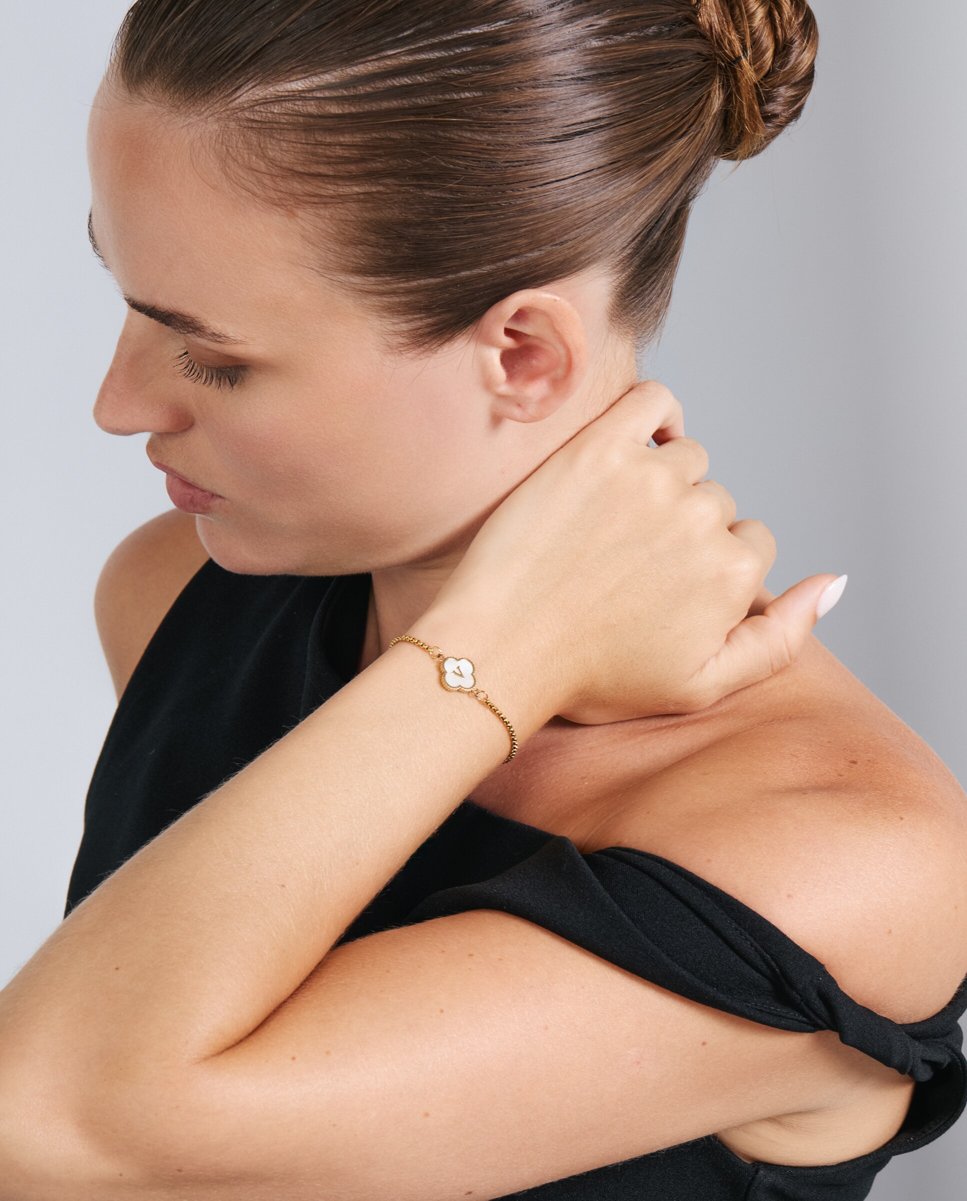 Pulseira de Corrente Letras de Aço com Madrepérola Acabada em Ouro de 18k Branco-2