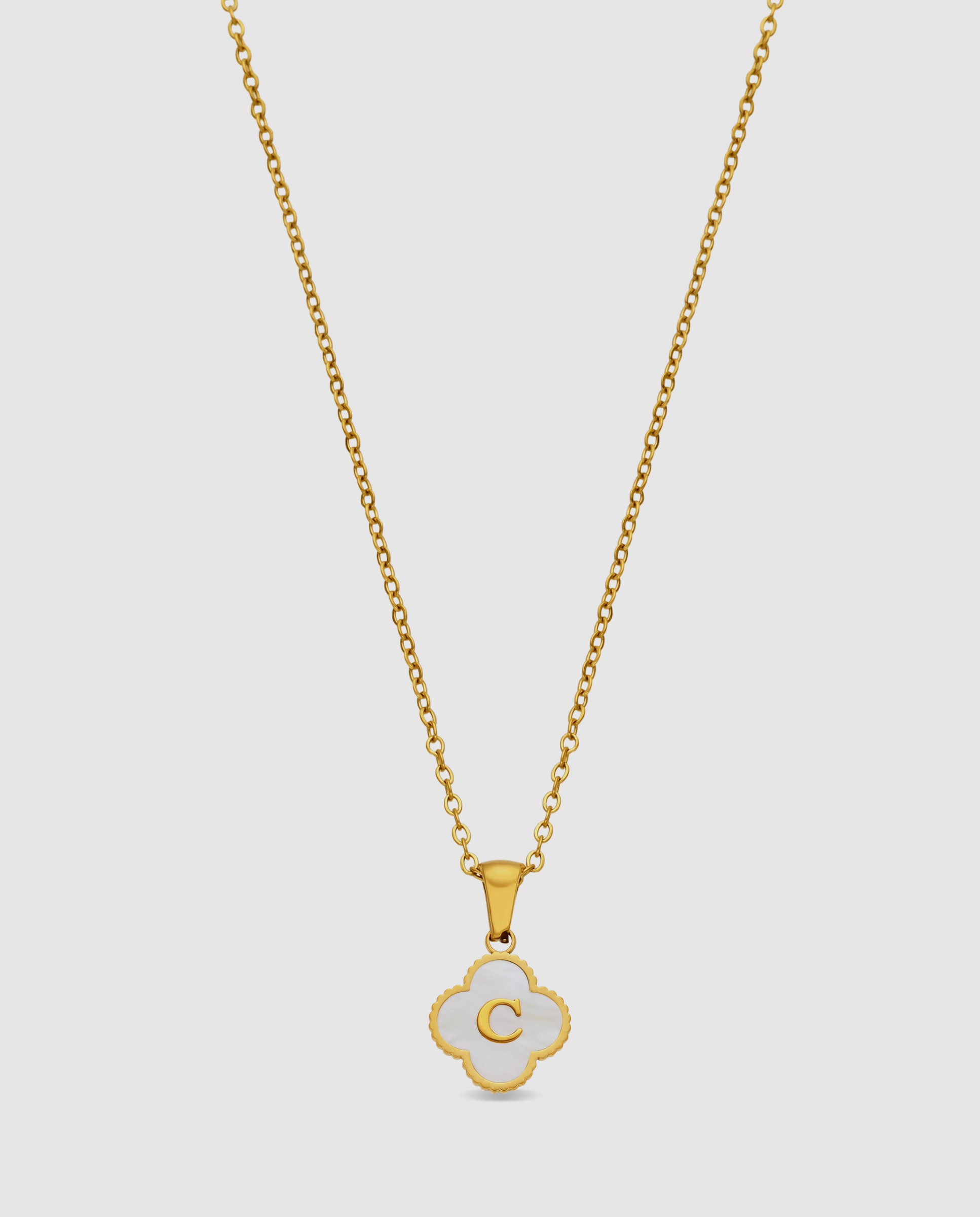 Imagem 0 de Colar Letras de Aço com Madrepérola Acabado em Ouro de 18k