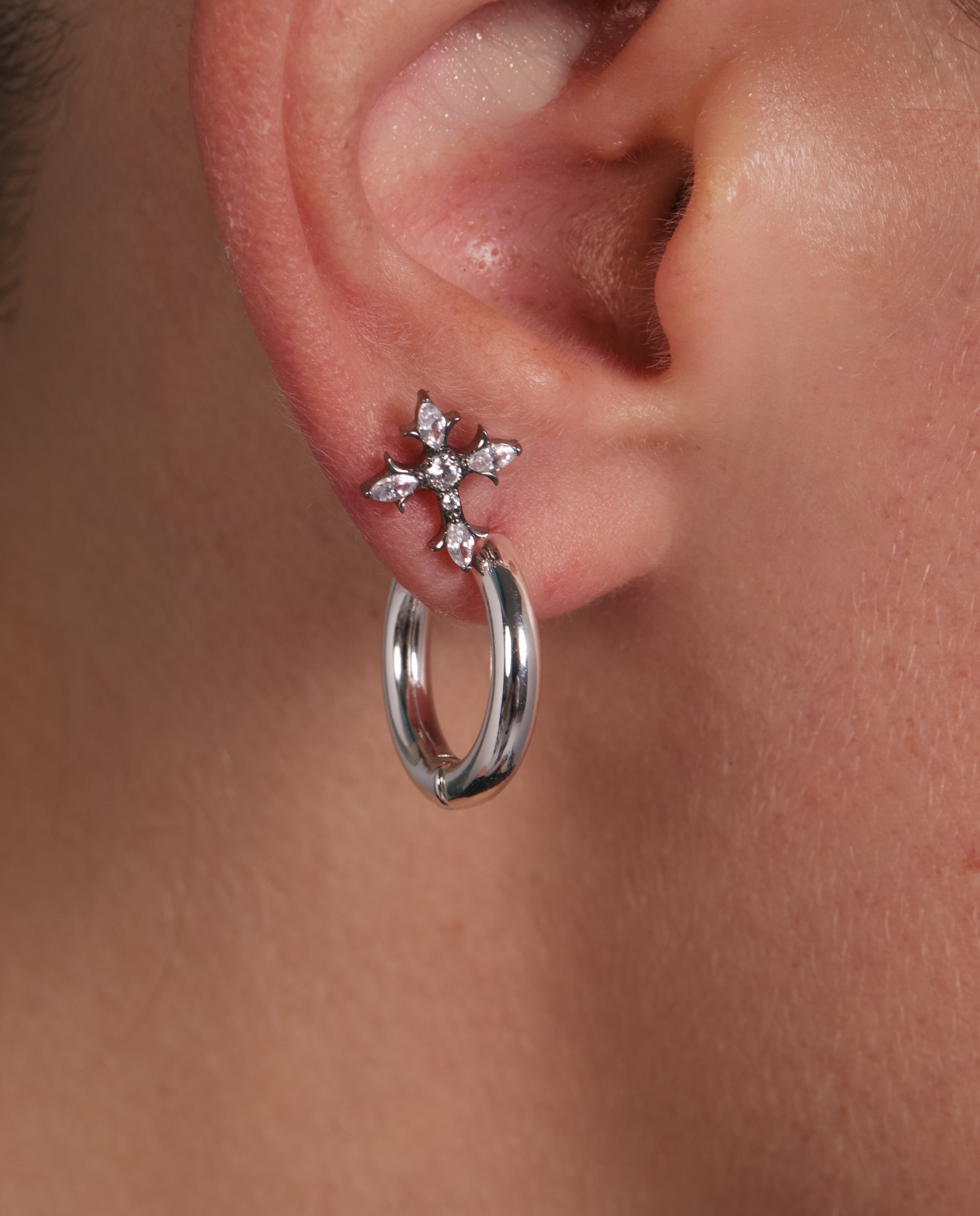 Piercing de Titânio com Zirconita e Acabamento em Ródio Branco-4