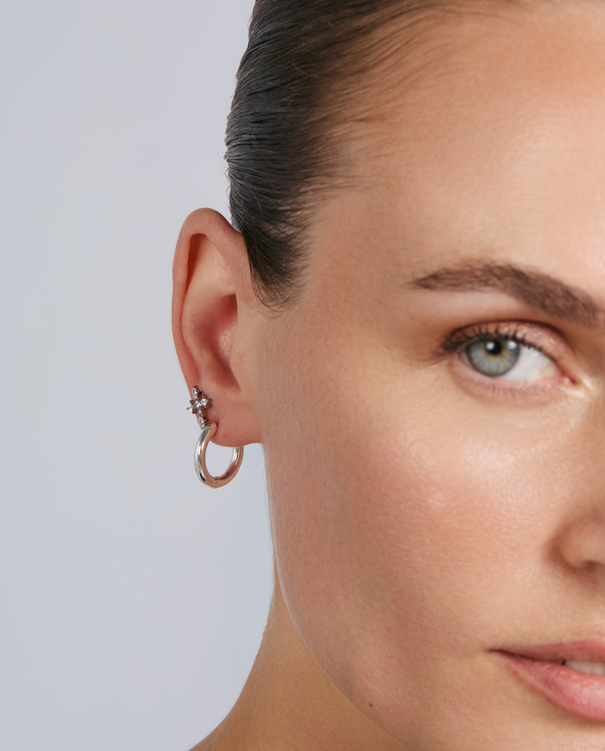 Piercing de Titânio com Zirconita e Acabamento em Ródio Branco-5